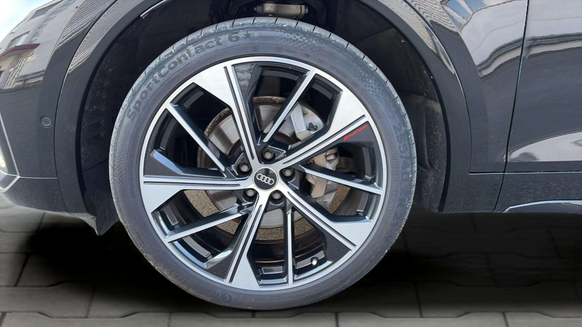 AUDI Q5 40 TDI Black Edition quattro S-tronic S line mit Werksgarantie & AHK + B&O Soundsystem-image-28