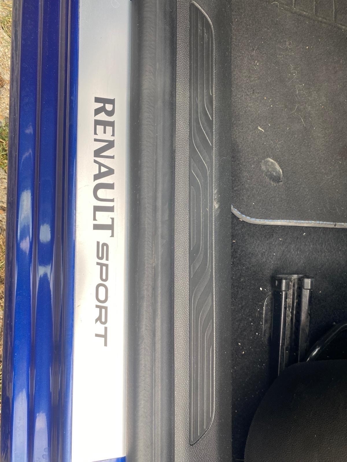RENAULT Mégane 1.6 16V Turbo GT EDC-image-9