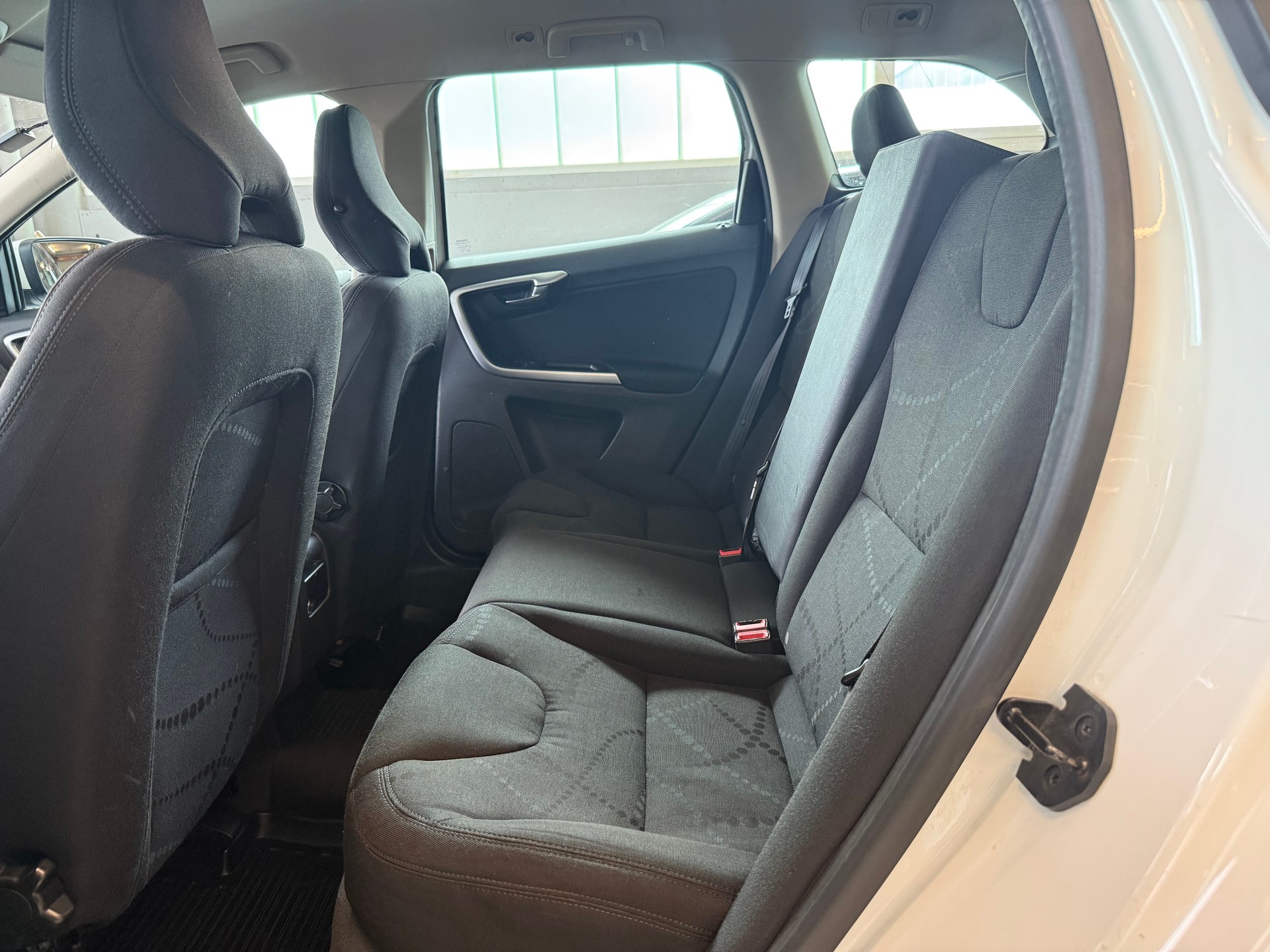 VOLVO XC60 D5 AWD Kinetic Geartronic-image-10