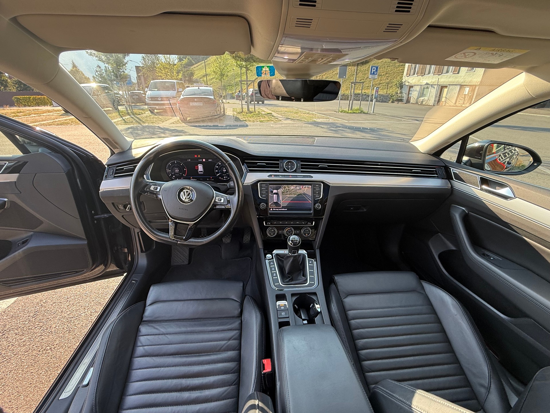 VW Passat Variant 2.0 TDI SCR BMT Highline 4Motion-image-11