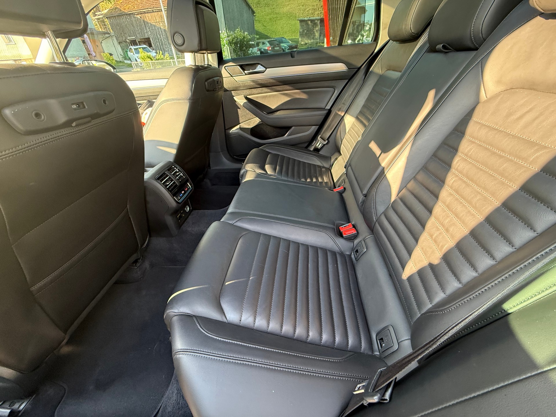 VW Passat Variant 2.0 TDI SCR BMT Highline 4Motion-image-13