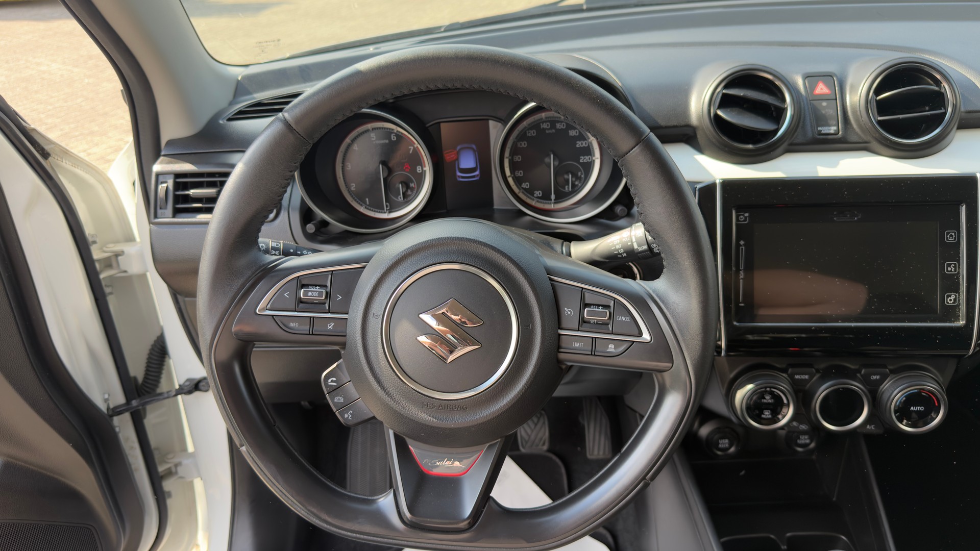SUZUKI Swift 1.2i 16V SHVS Piz Sulai Top Hybrid Allgri4x4-image-8