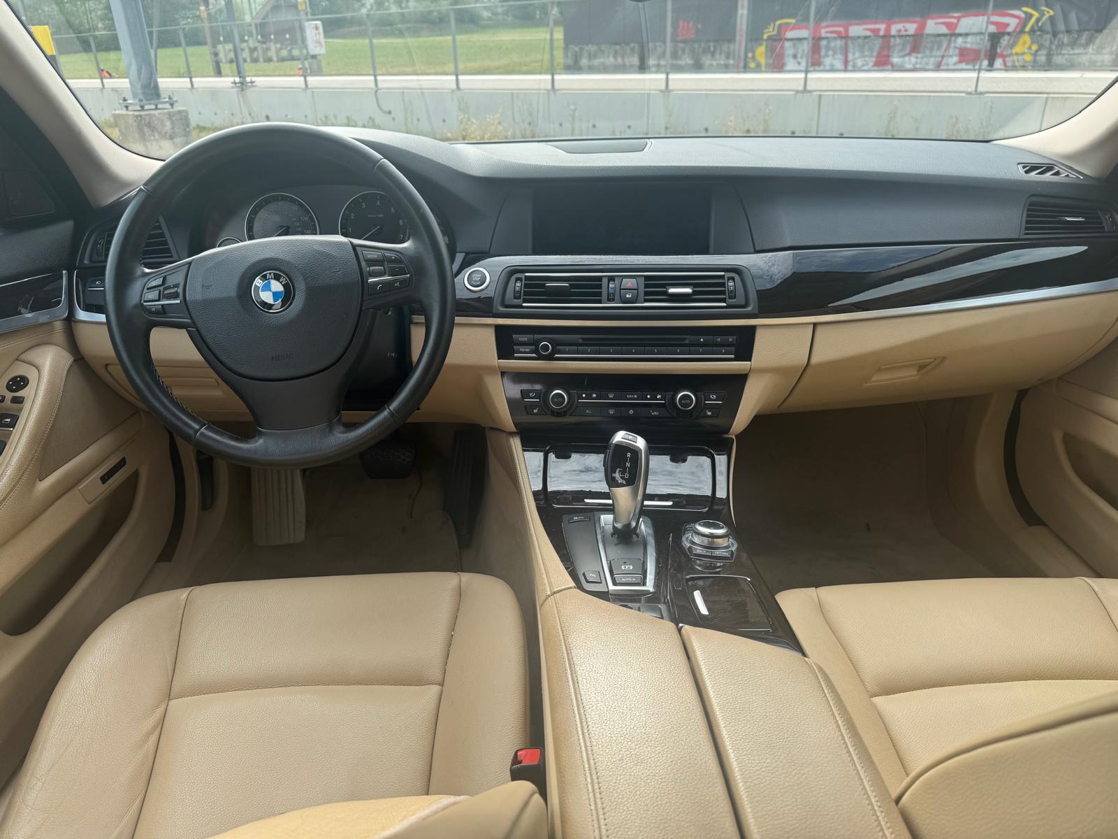 BMW 528i Steptronic-image-10
