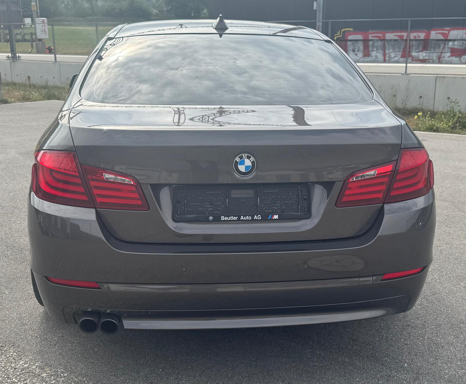 BMW 528i Steptronic-image-8