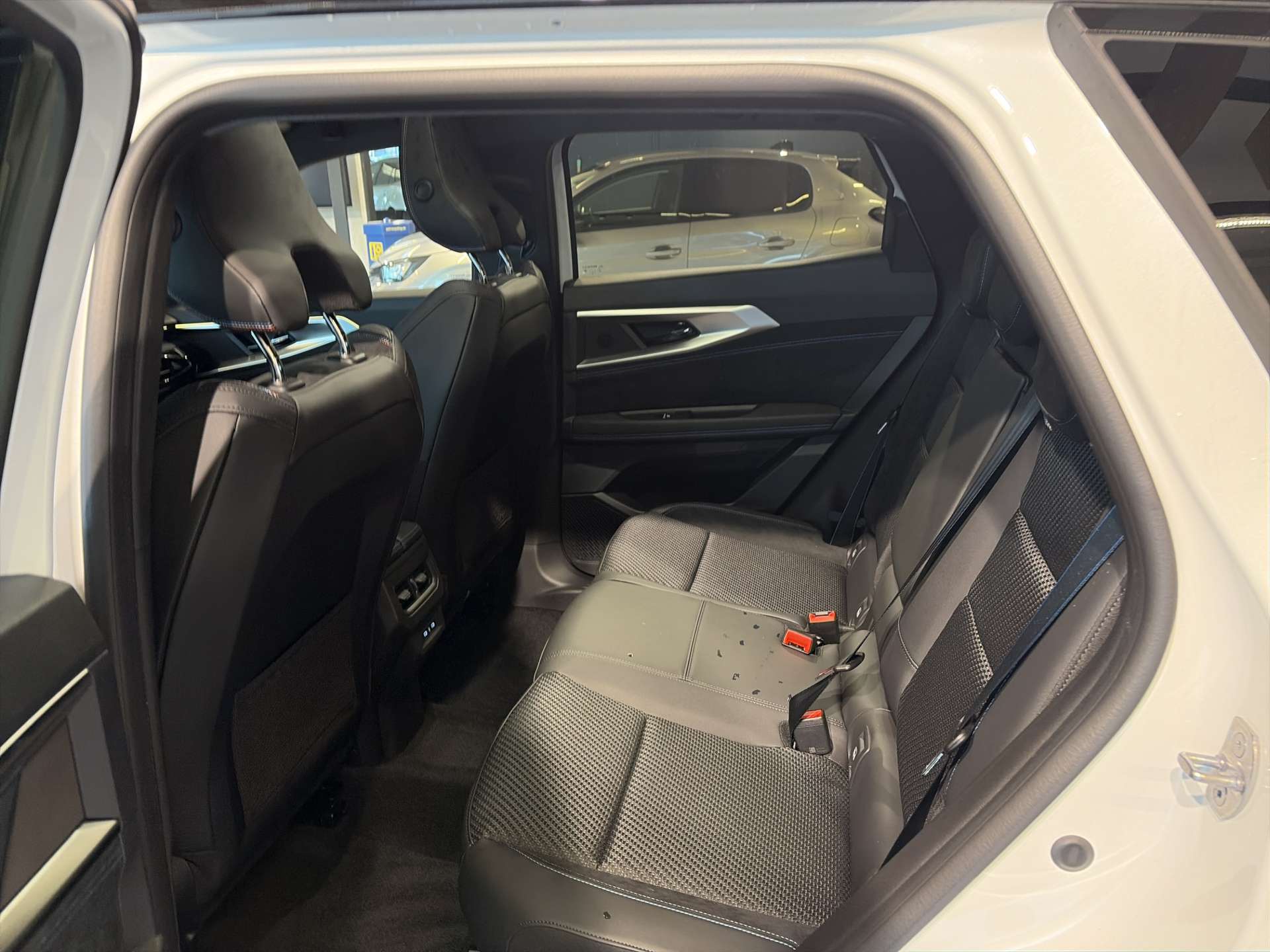 RENAULT Austral 1.2 HEV 200 Esprit Alpine Automat-image-6