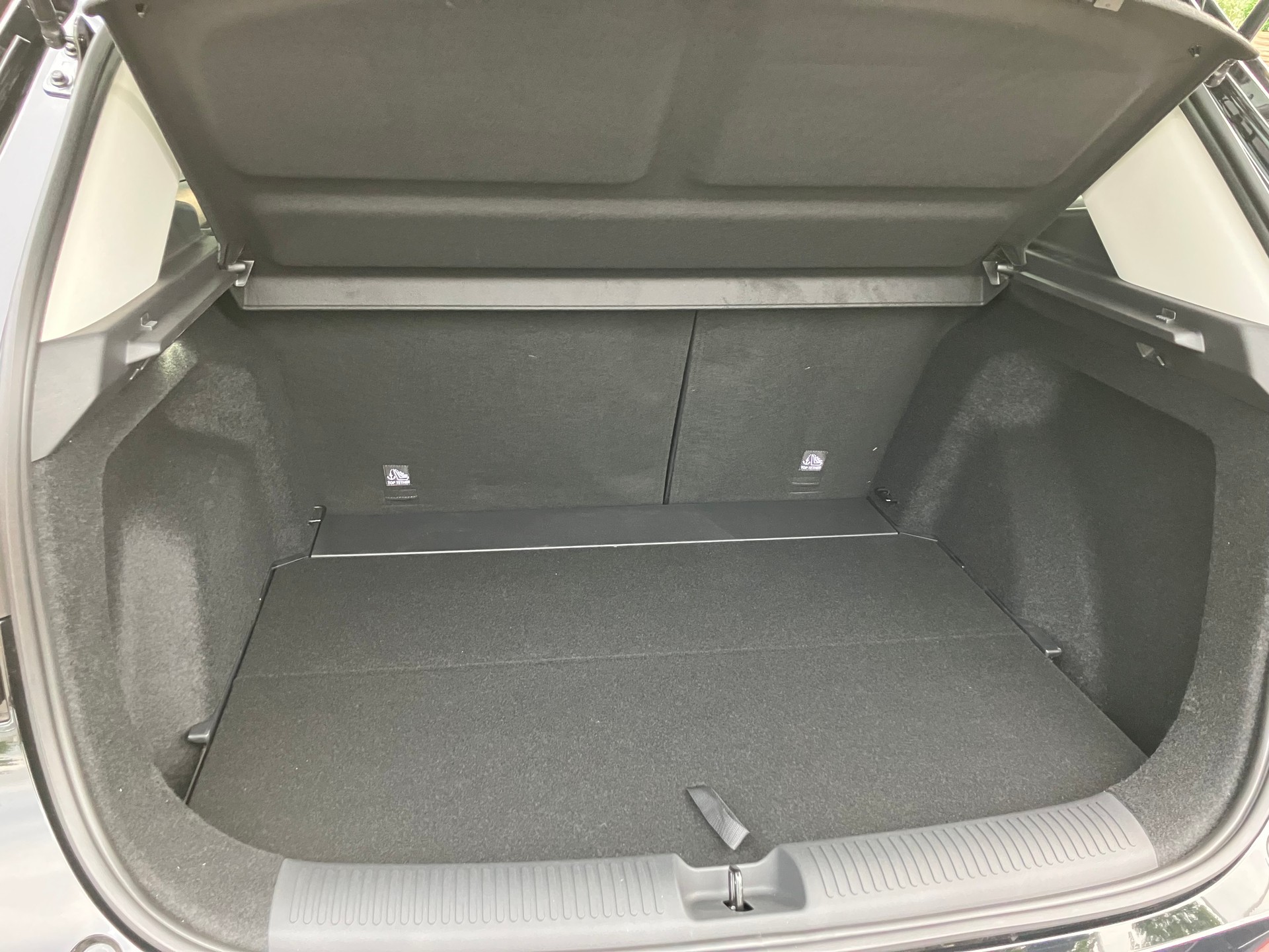 MG ZS 1.5 Hybrid+ Luxury-image-6