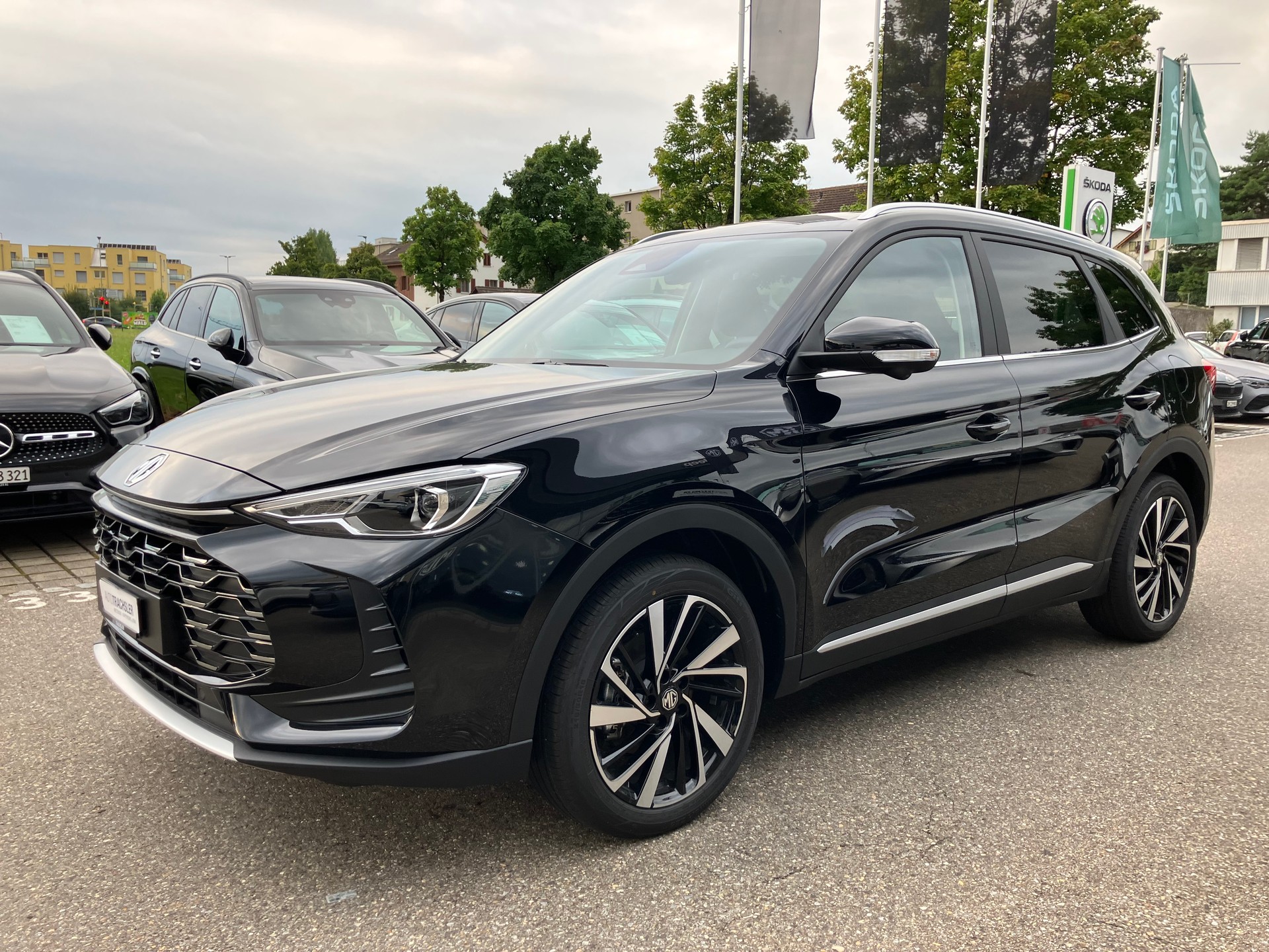 MG ZS 1.5 Hybrid+ Luxury-image-3