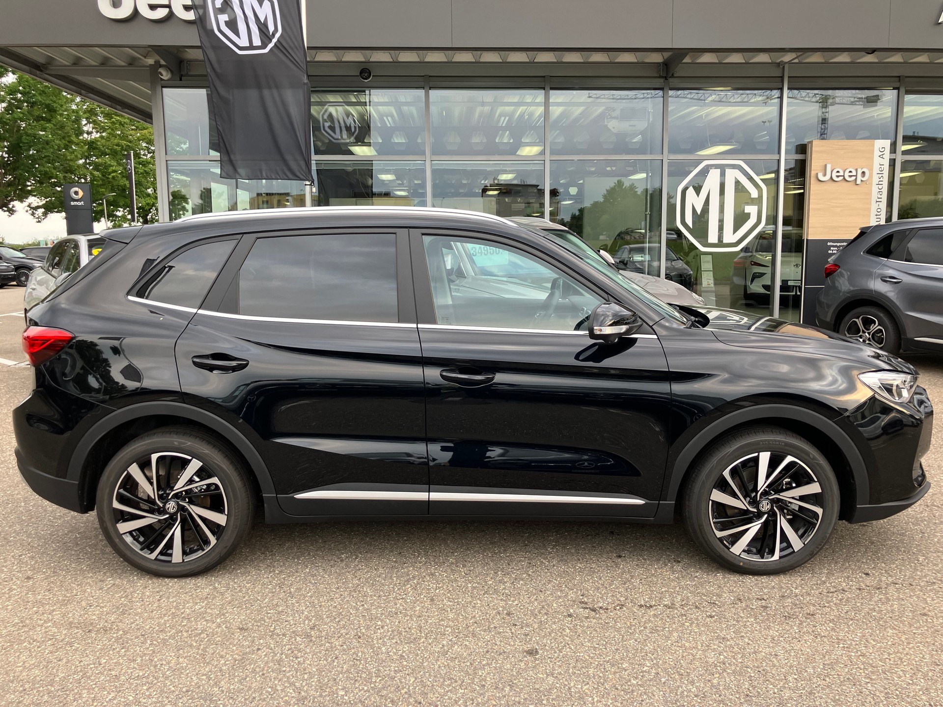 MG ZS 1.5 Hybrid+ Luxury-image-1