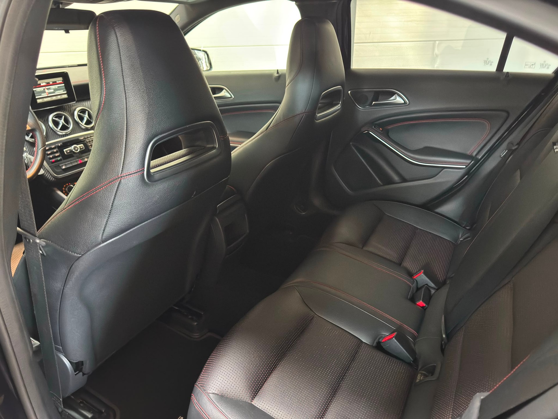 MERCEDES-BENZ A 200 CDI AMG Line-image-15