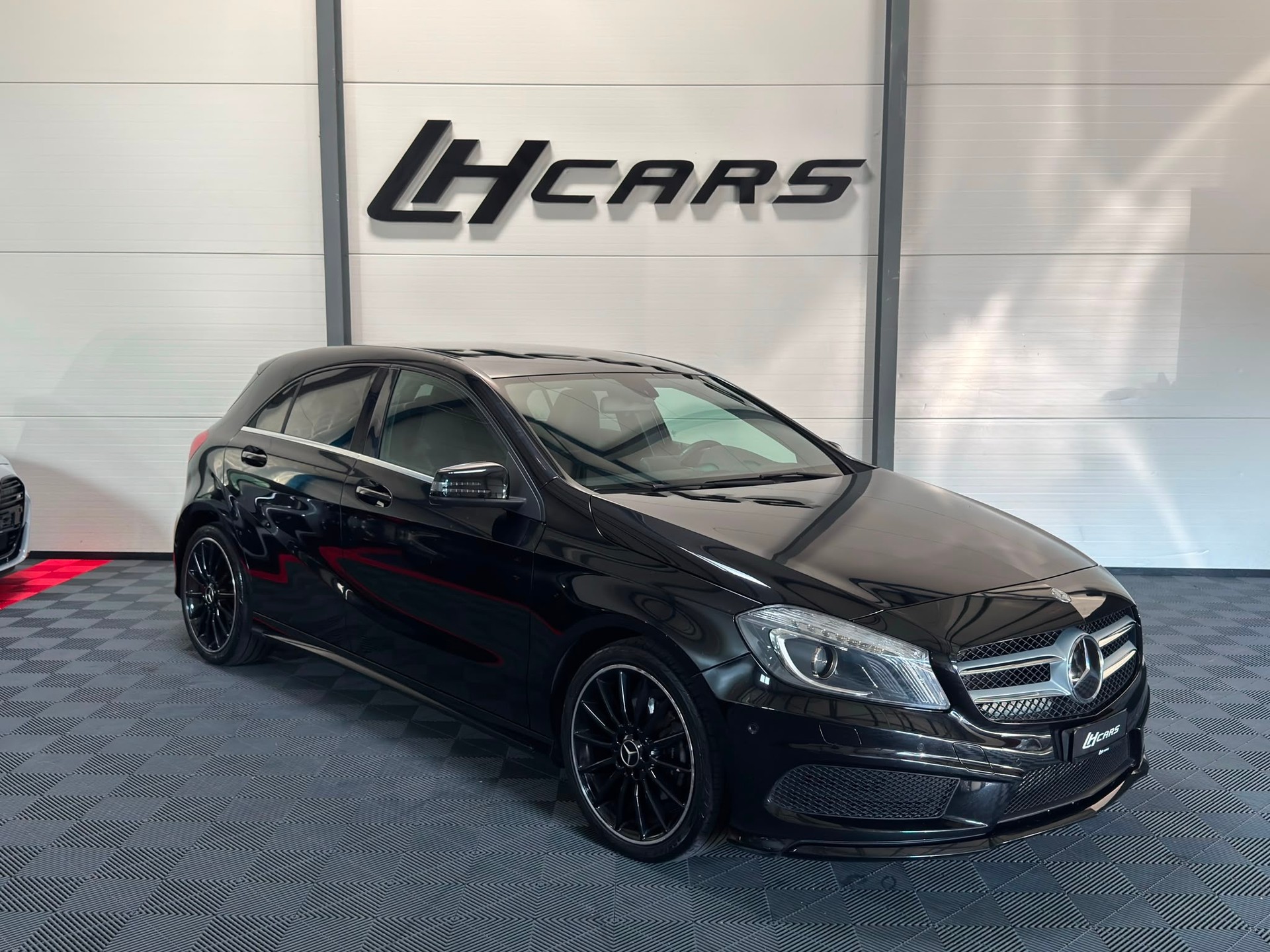 MERCEDES-BENZ A 200 CDI AMG Line-image-5