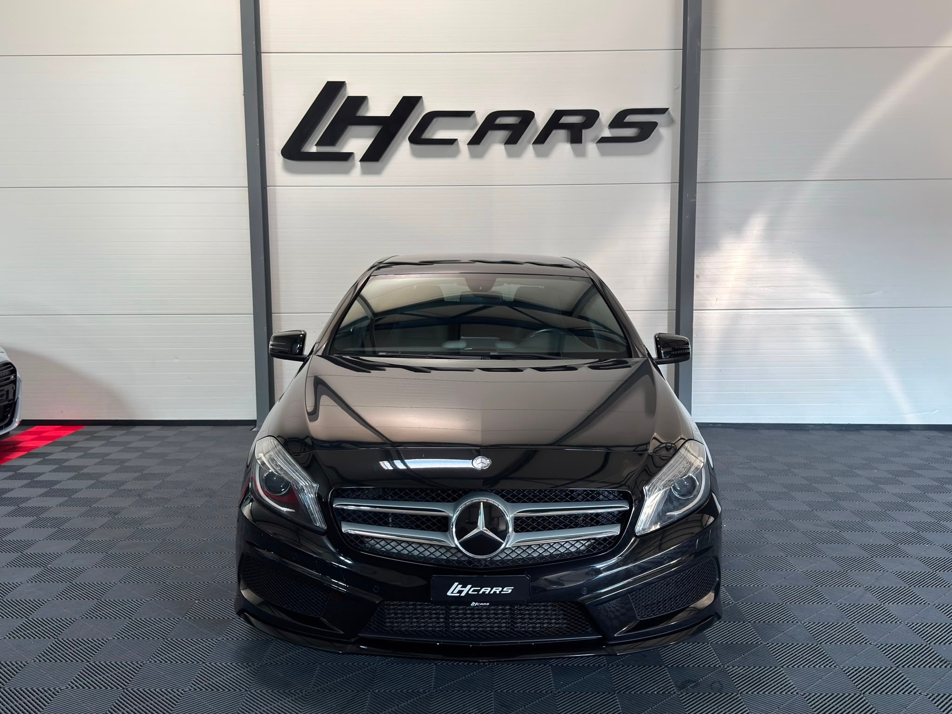 MERCEDES-BENZ A 200 CDI AMG Line-image-6