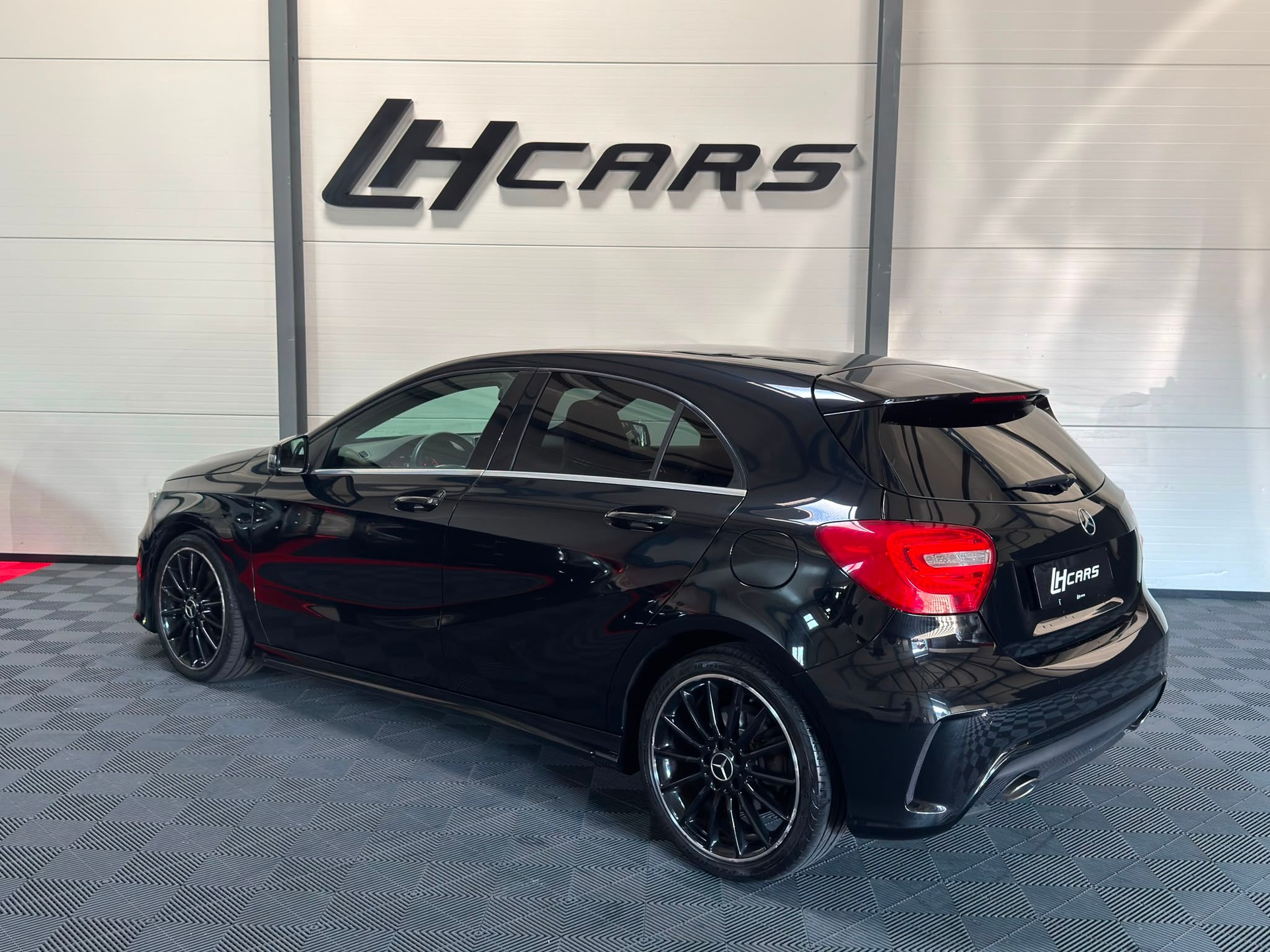 MERCEDES-BENZ A 200 CDI AMG Line-image-2