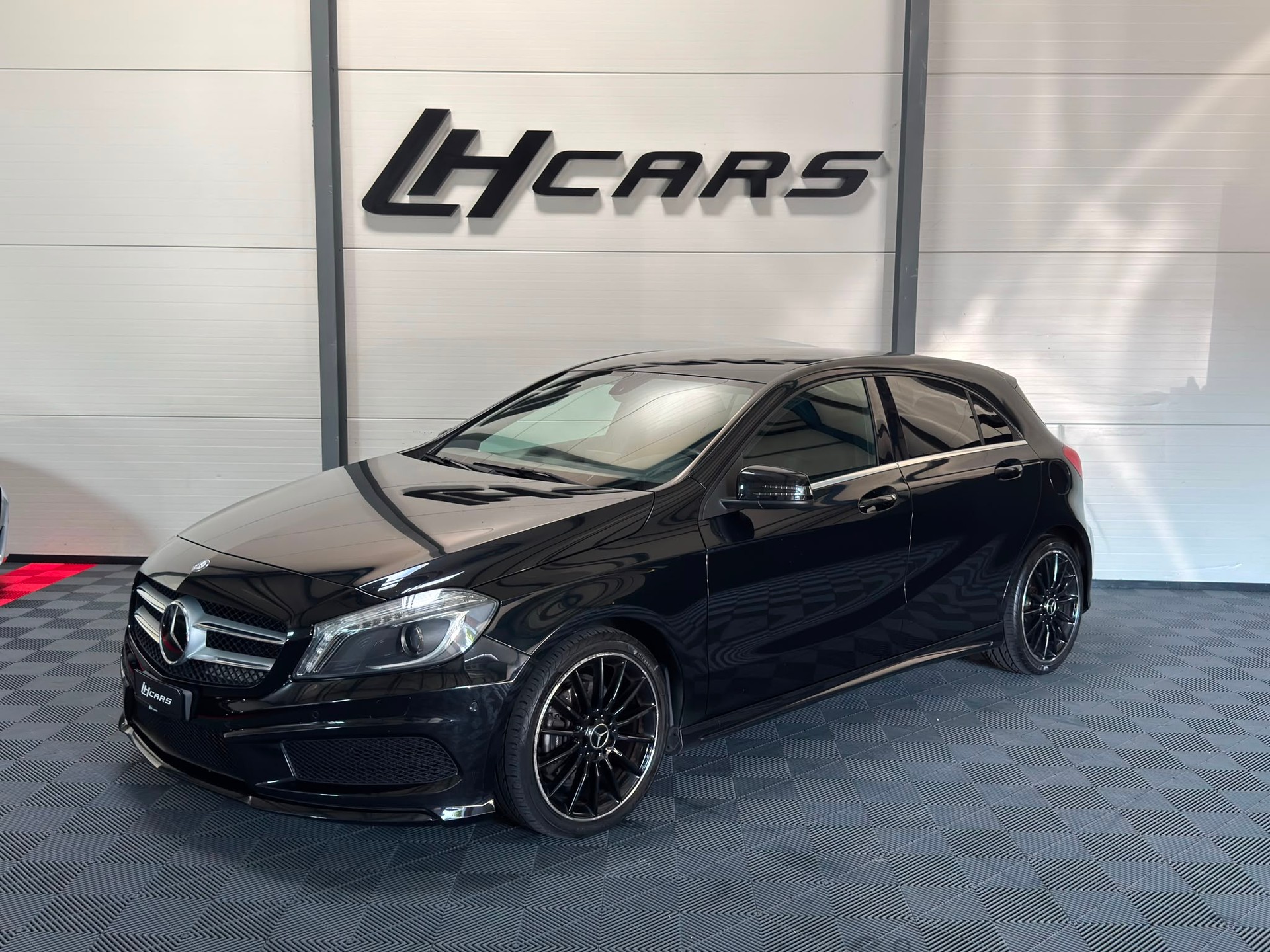 MERCEDES-BENZ A 200 CDI AMG Line-image-0