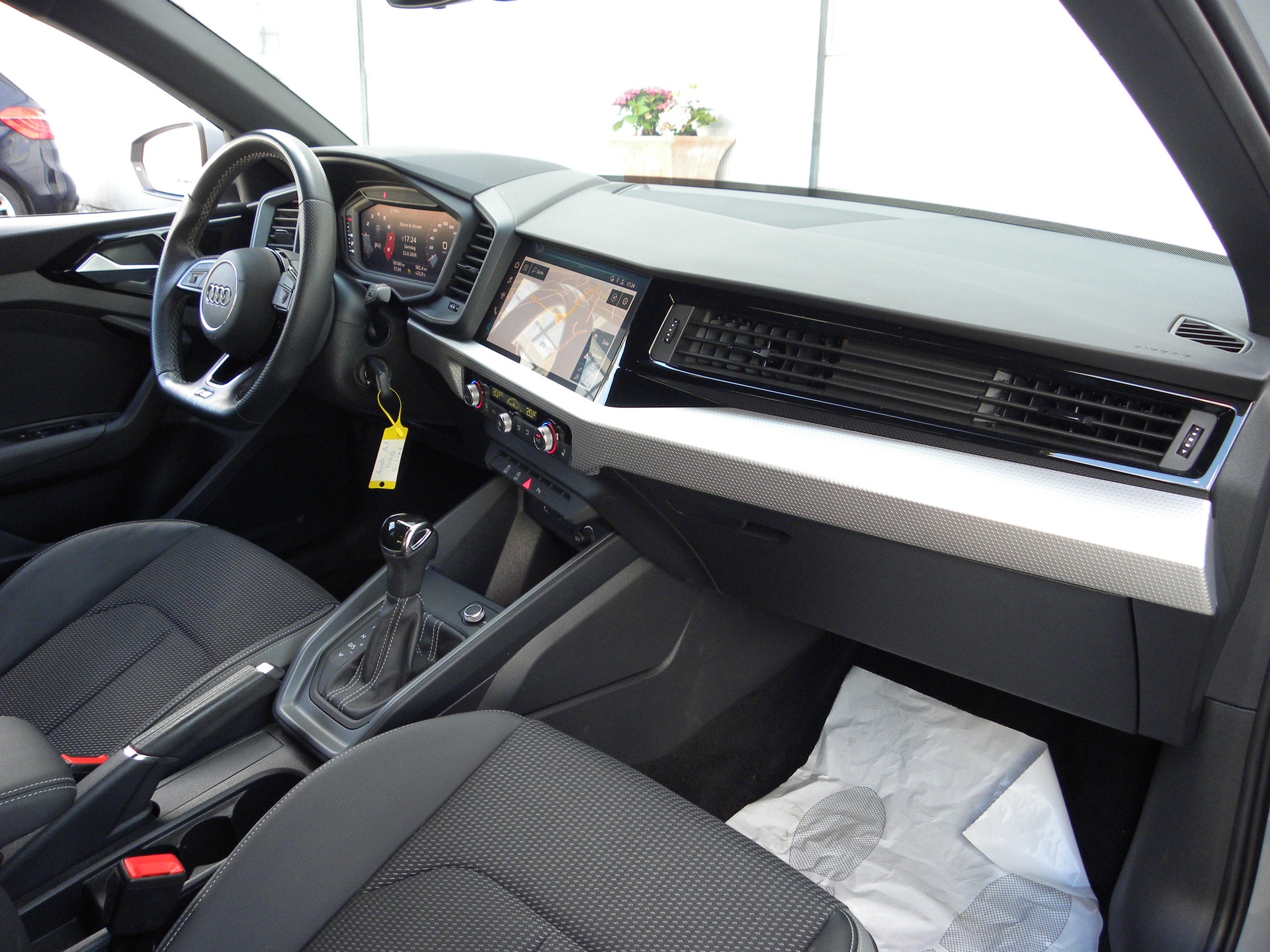 AUDI A1 Sportback 30 TFSI S-tronic S-Line-image-7