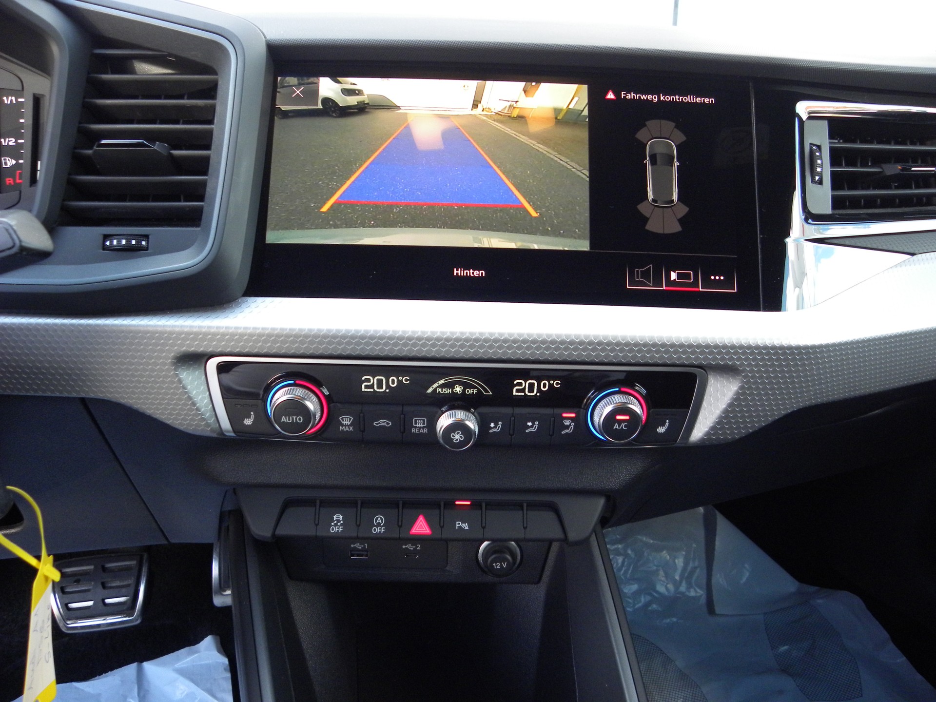 AUDI A1 Sportback 30 TFSI S-tronic S-Line-image-11