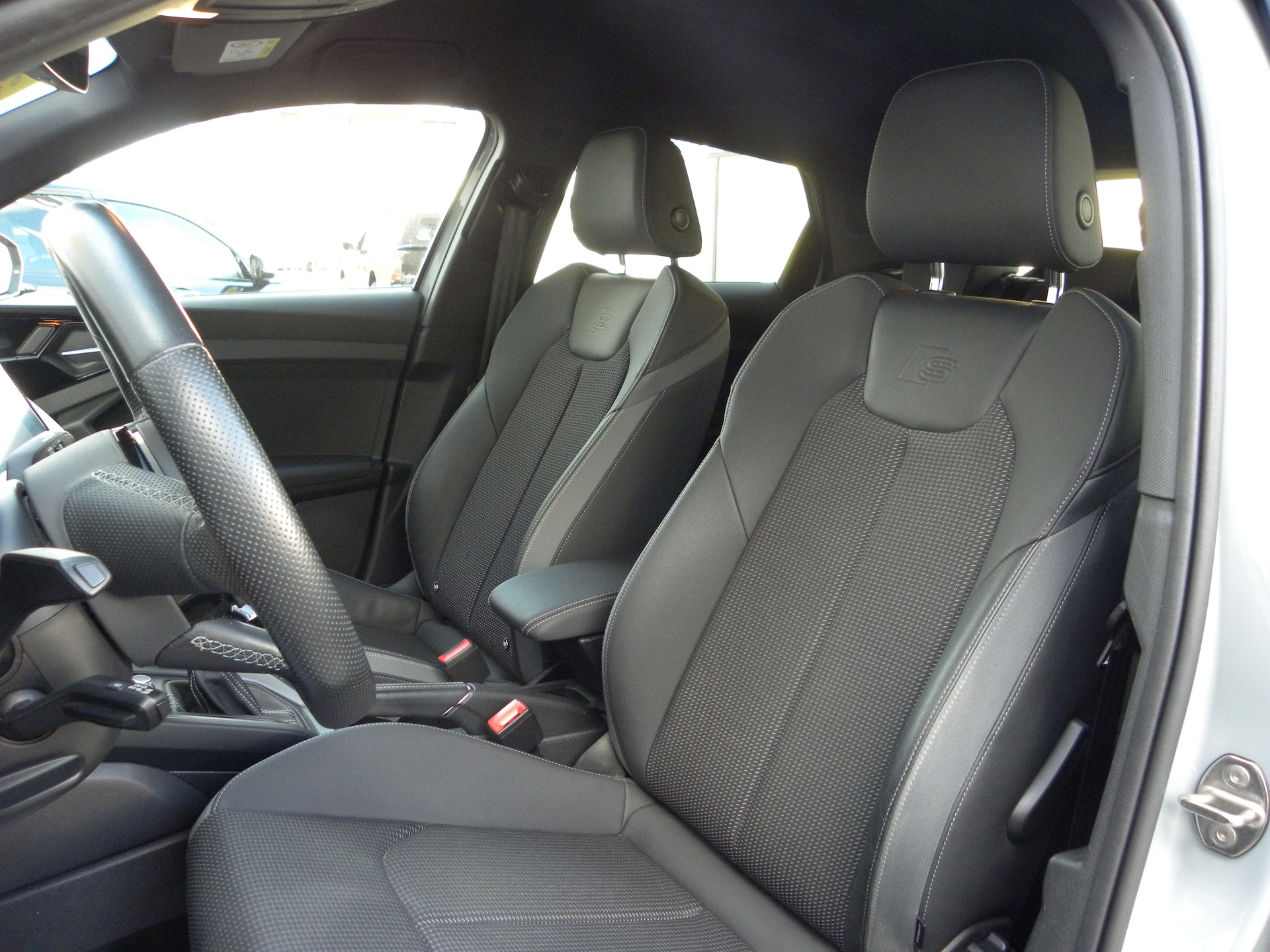 AUDI A1 Sportback 30 TFSI S-tronic S-Line-image-8