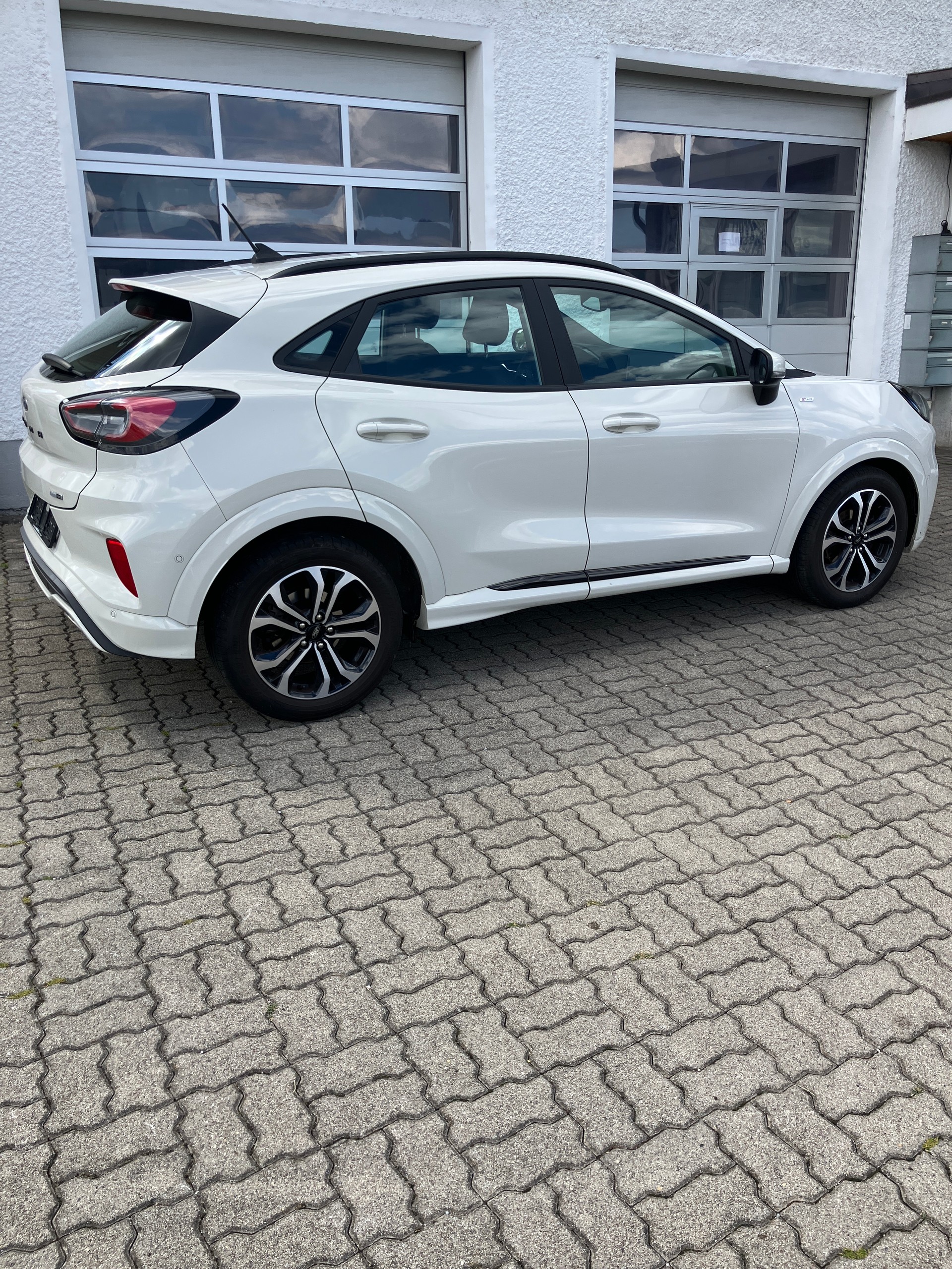 FORD Puma 1.0 MHEV ST-Line X-image-2