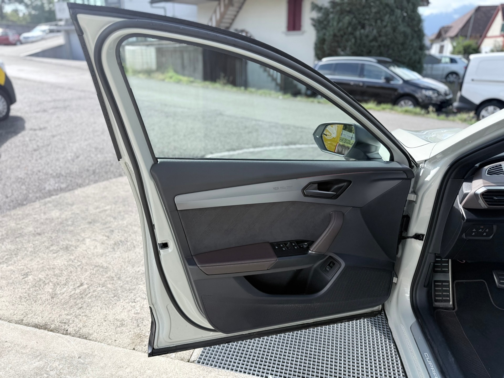 CUPRA Formentor 2.5TSI VZ5 Taiga Grey 4Drive DSG-image-18