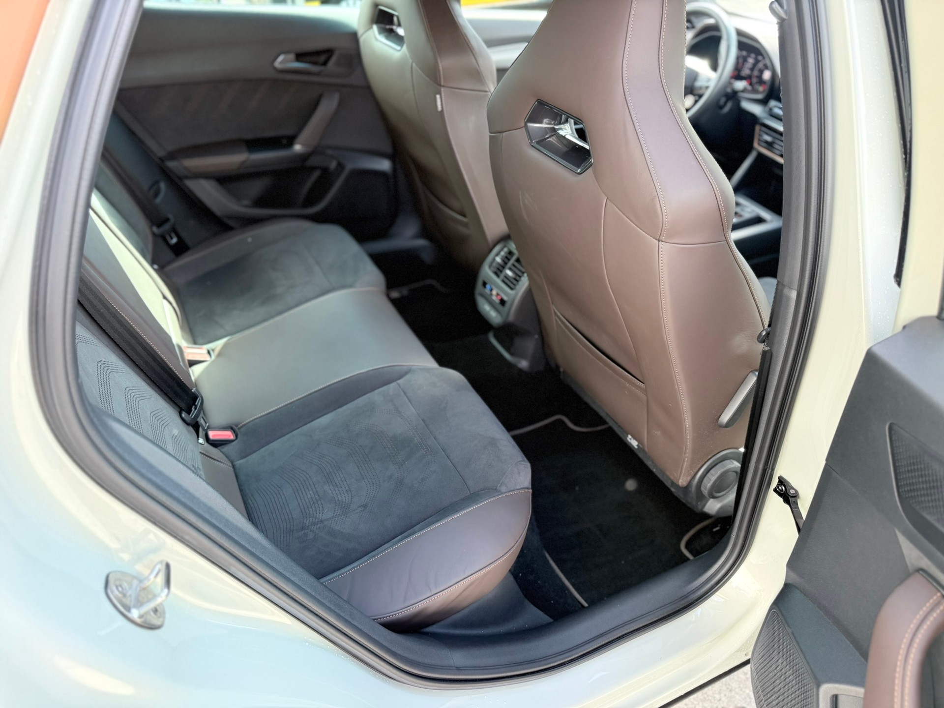 CUPRA Formentor 2.5TSI VZ5 Taiga Grey 4Drive DSG-image-14