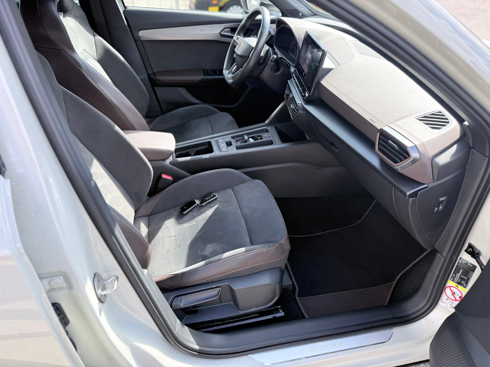 CUPRA Formentor 2.5TSI VZ5 Taiga Grey 4Drive DSG-image-13