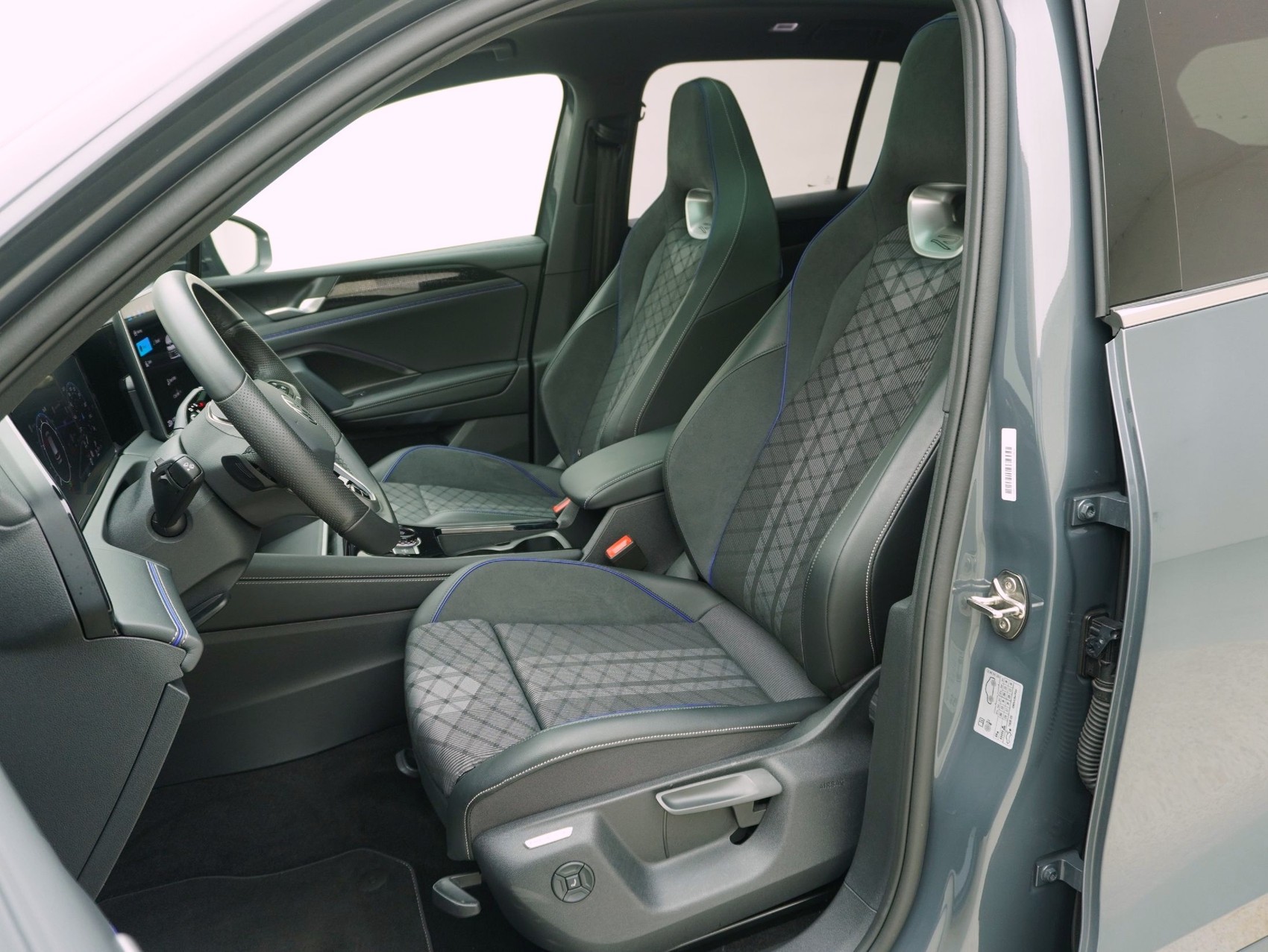 VW Tiguan 2.0 TSI DSG R-Line 4Motion-image-8