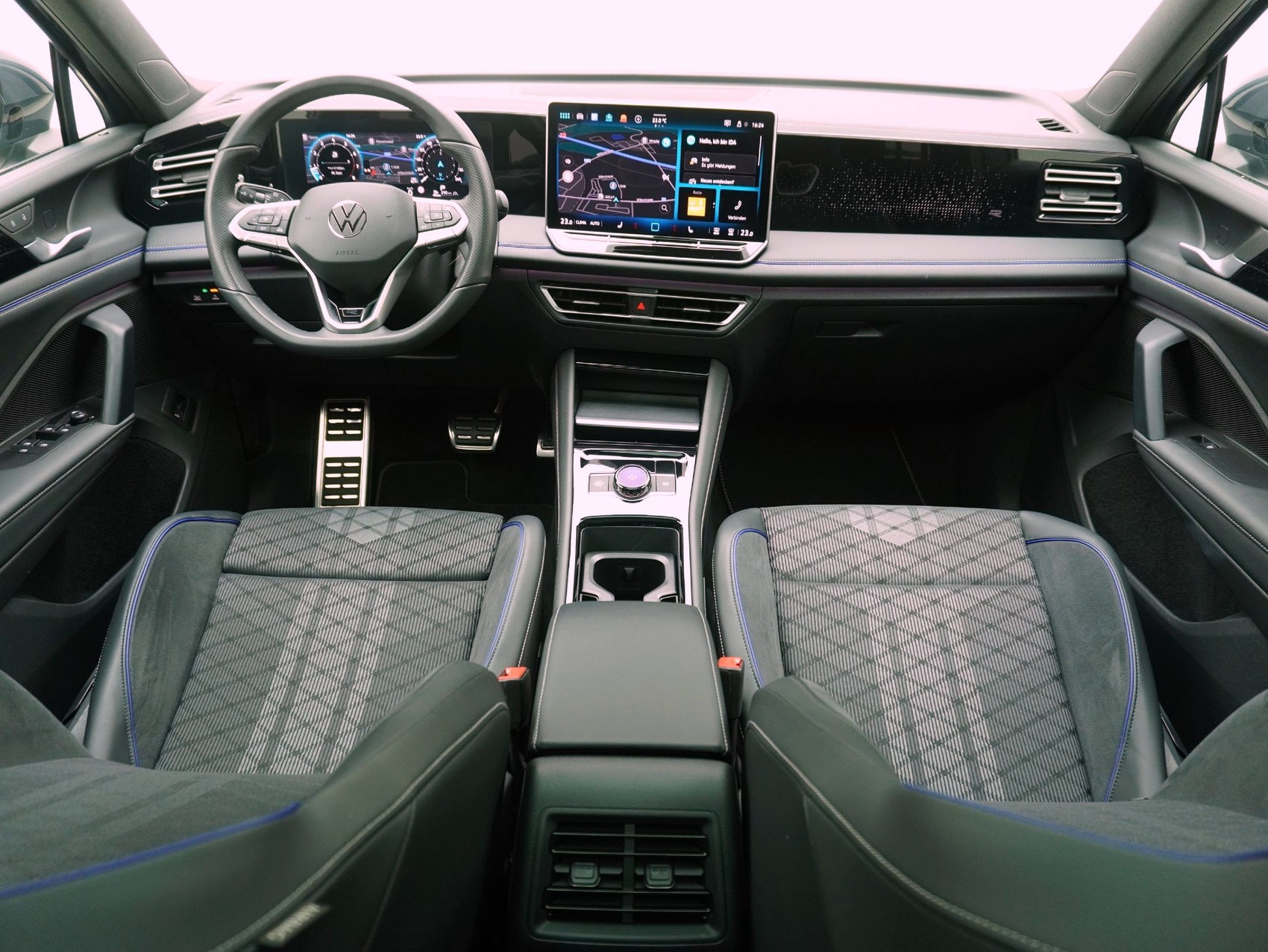VW Tiguan 2.0 TSI DSG R-Line 4Motion-image-13