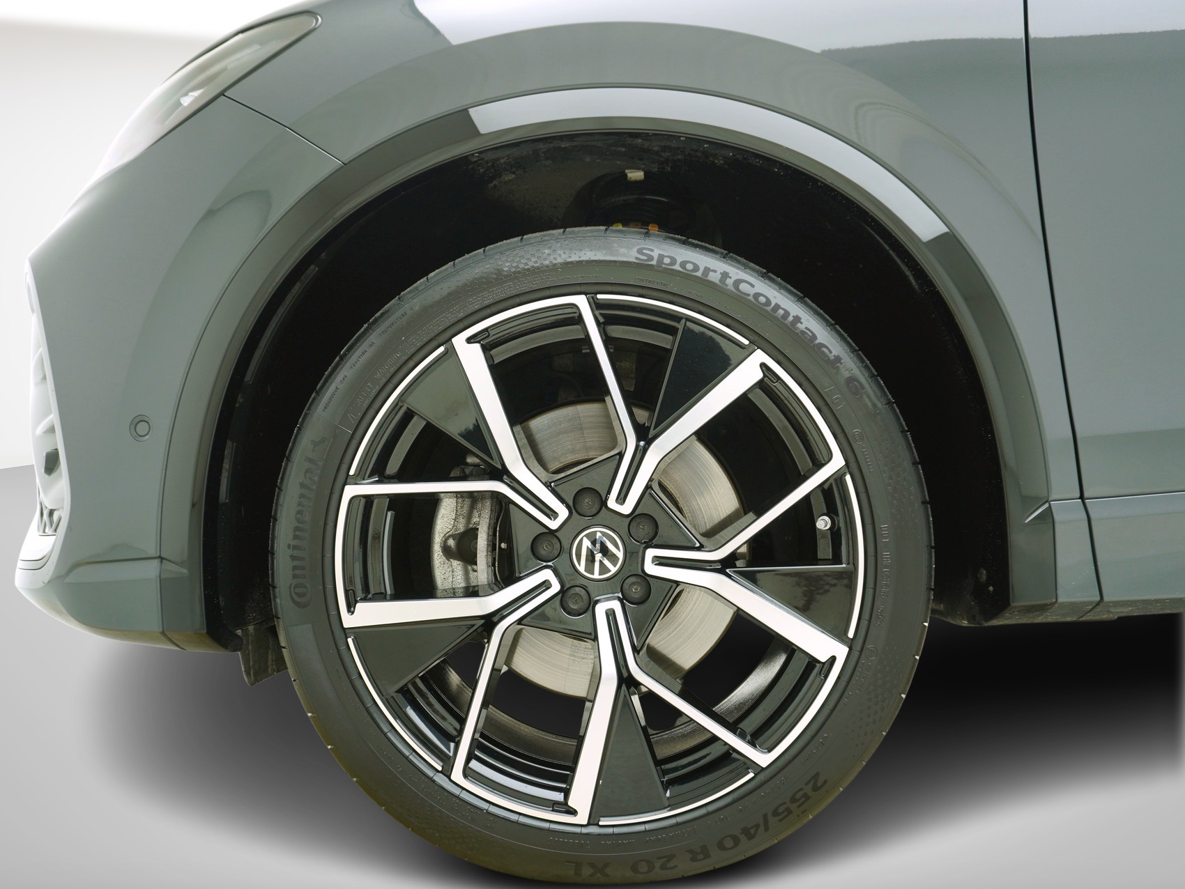 VW Tiguan 2.0 TSI DSG R-Line 4Motion-image-6