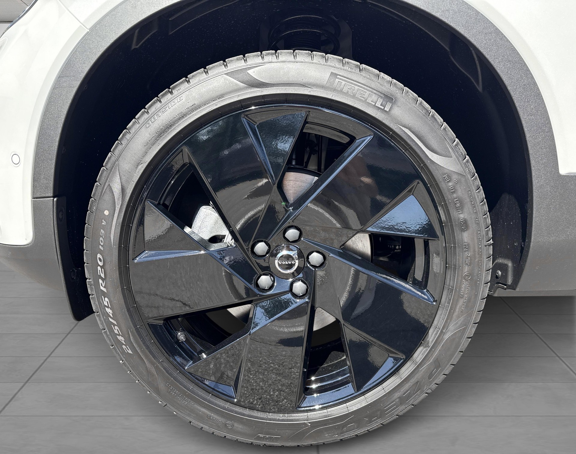 VOLVO XC40 2.0 B4 MH Black Edition-image-10