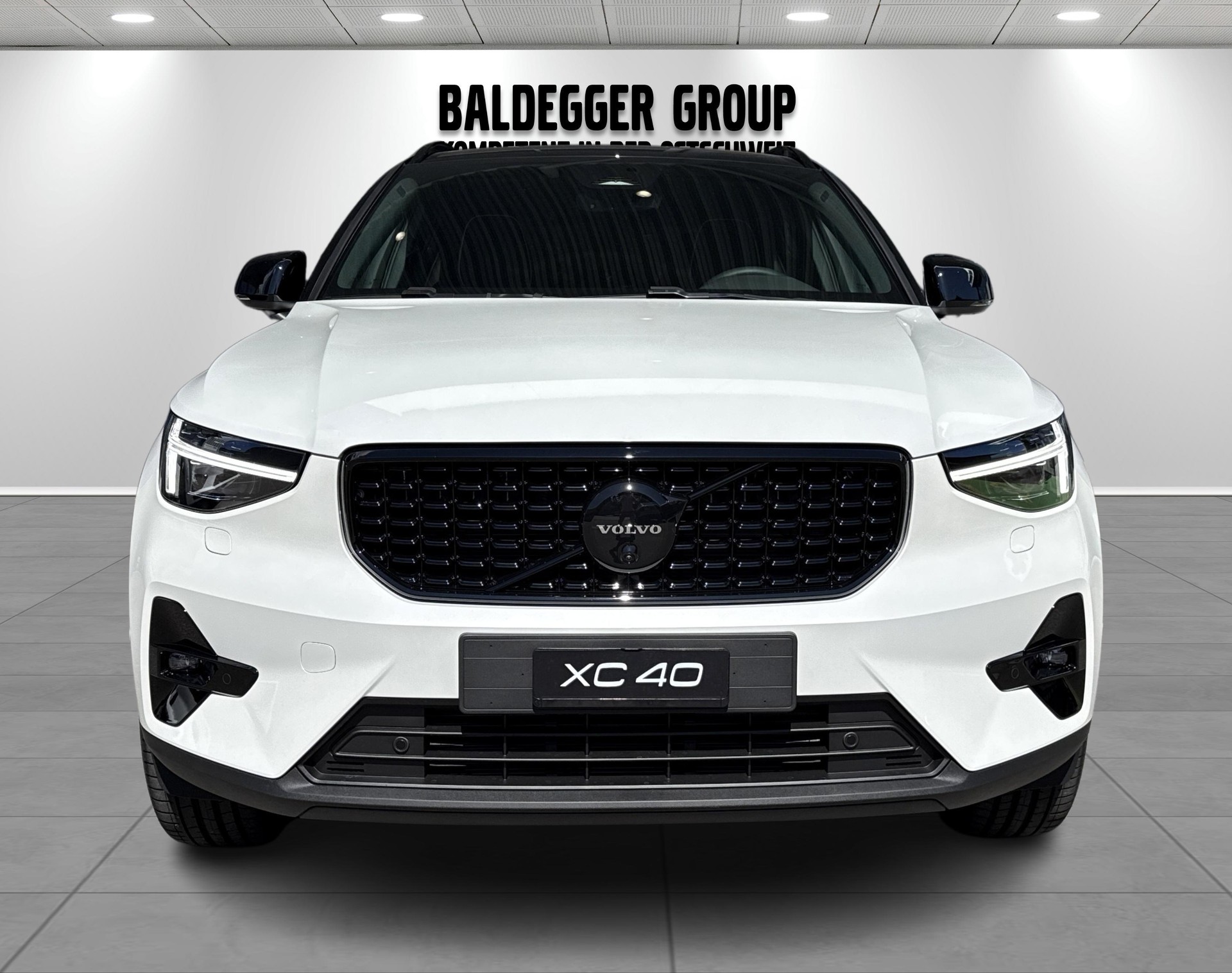 VOLVO XC40 2.0 B4 MH Black Edition-image-7