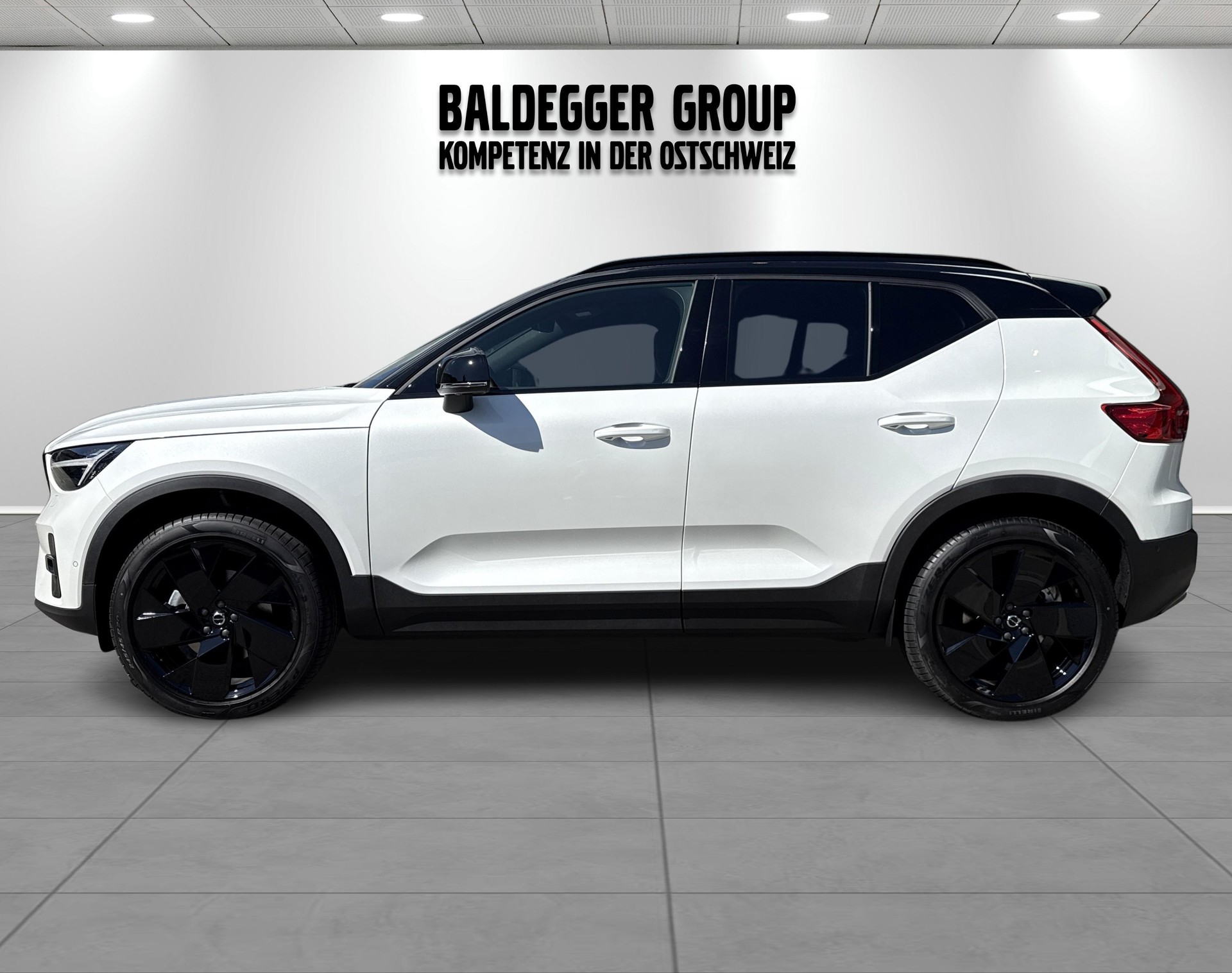 VOLVO XC40 2.0 B4 MH Black Edition-image-8