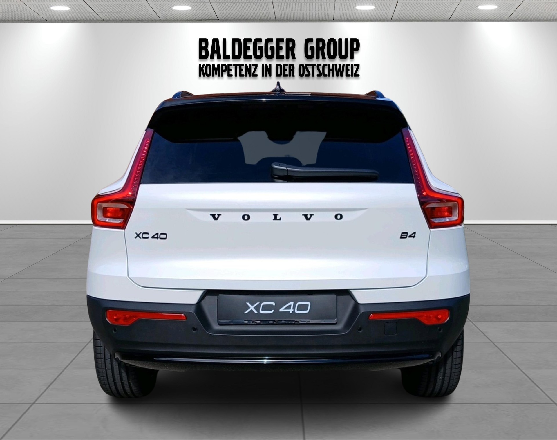 VOLVO XC40 2.0 B4 MH Black Edition-image-9