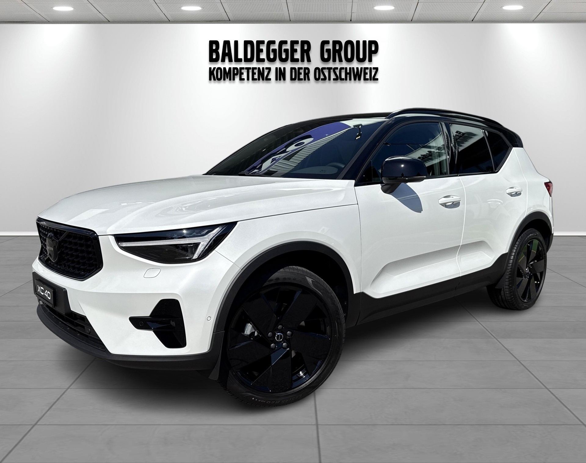 VOLVO XC40 2.0 B4 MH Black Edition-image-6