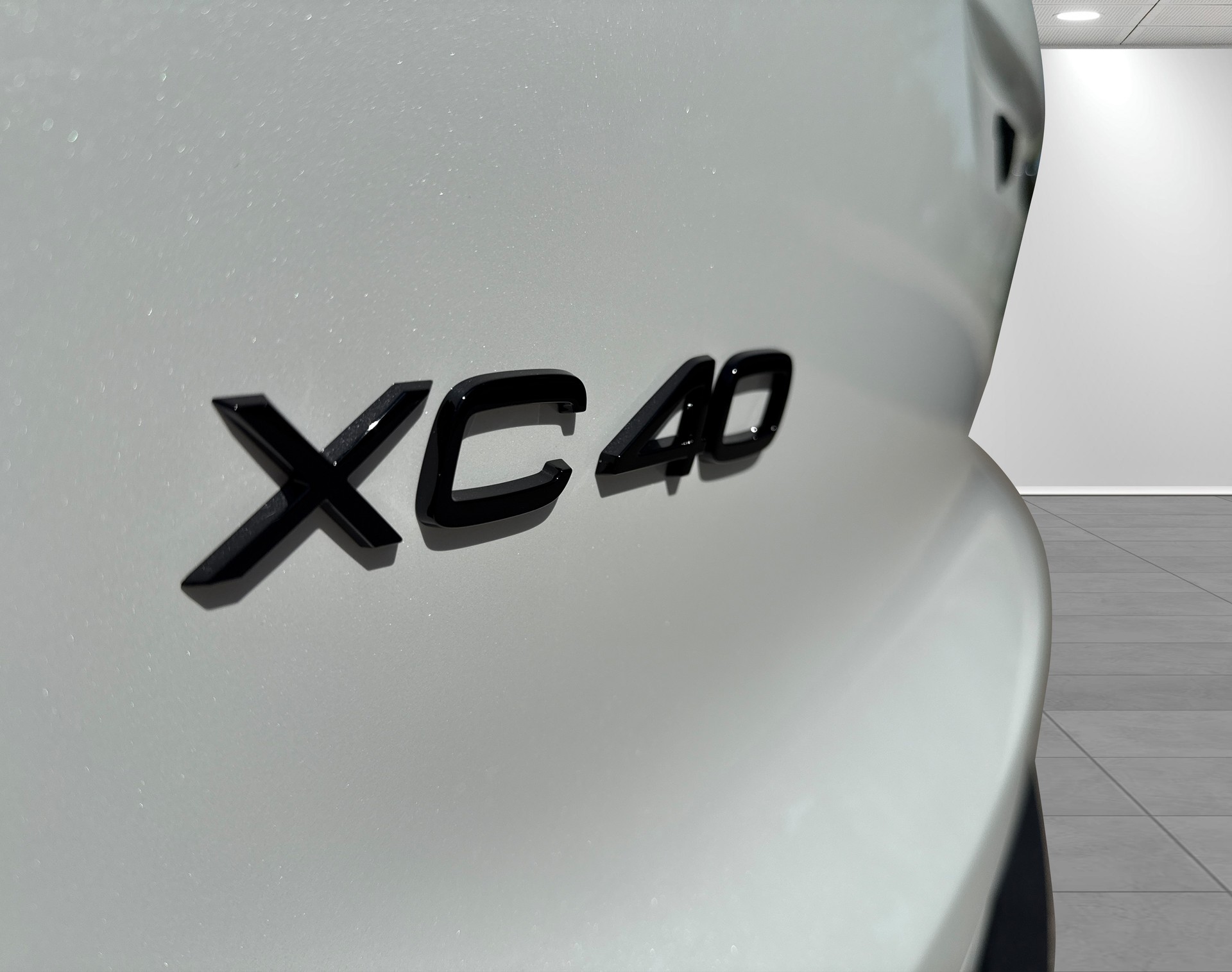 VOLVO XC40 2.0 B4 MH Black Edition-image-21