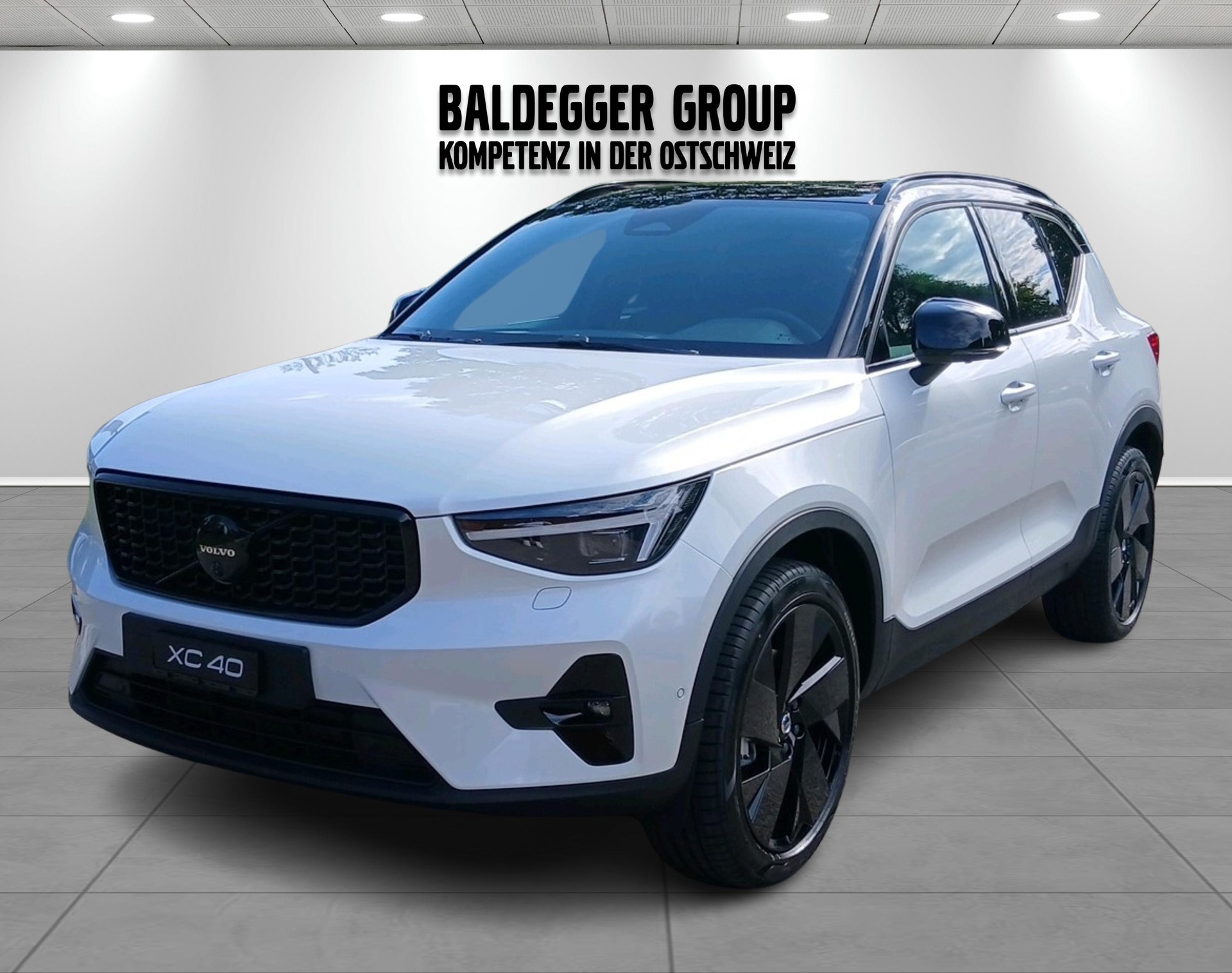 VOLVO XC40 2.0 B4 MH Black Edition-image-0