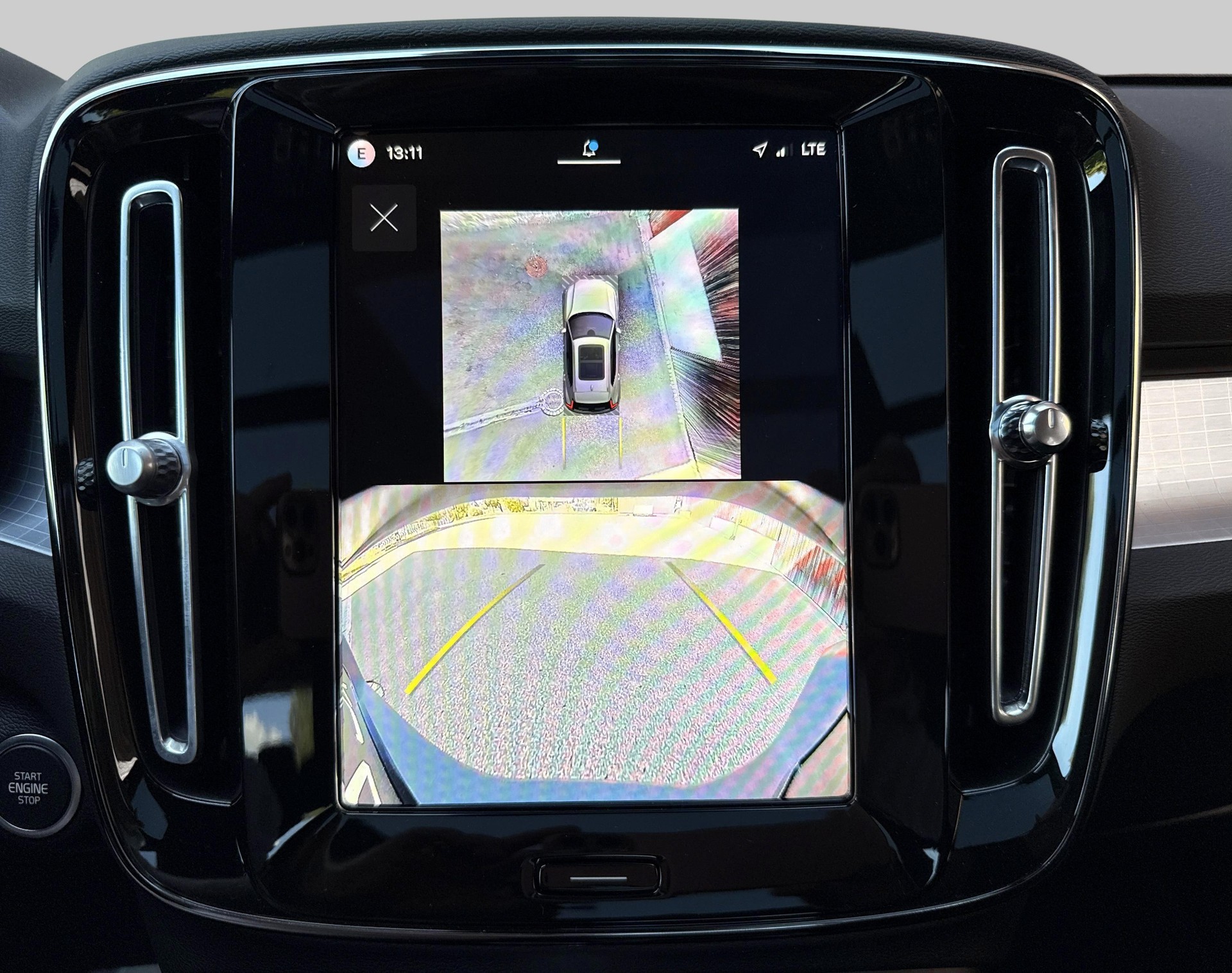 VOLVO XC40 2.0 B4 MH Black Edition-image-13