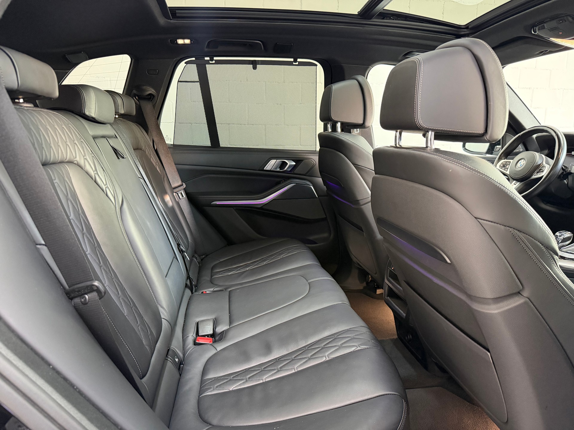 BMW X5 xDrive M50i Steptronic-image-10
