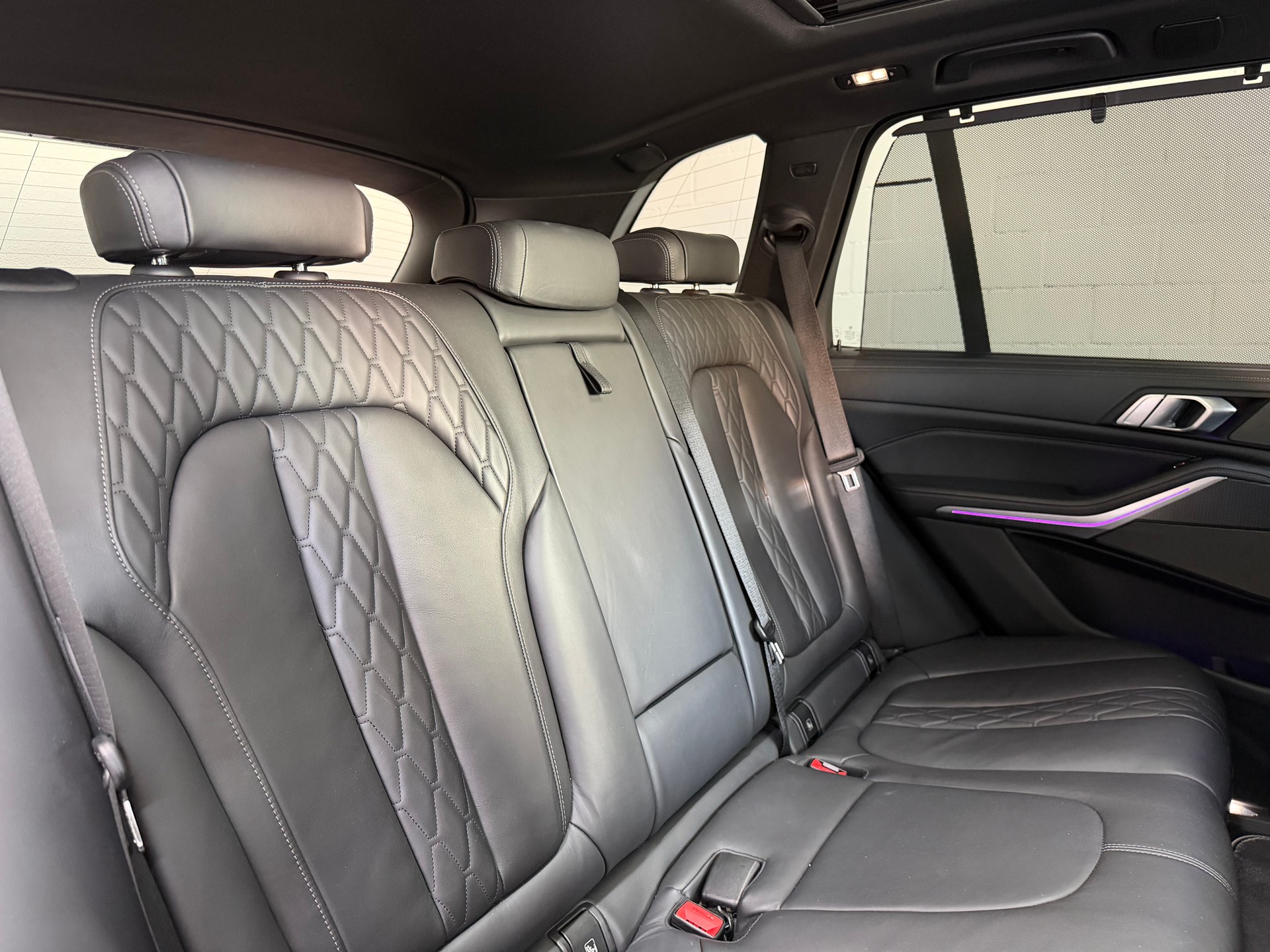 BMW X5 xDrive M50i Steptronic-image-11
