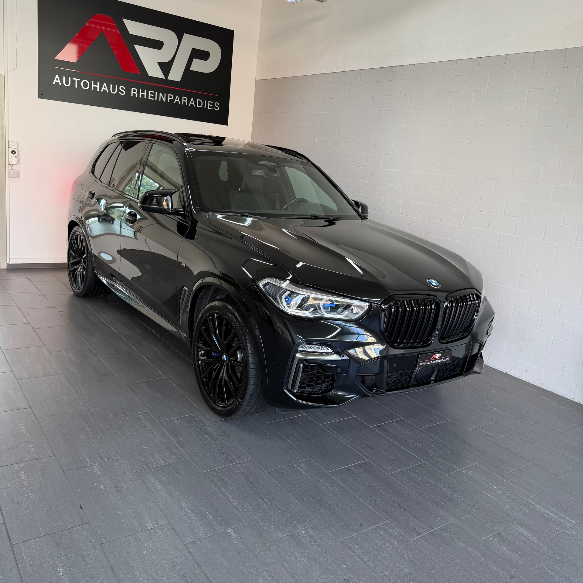 BMW X5 xDrive M50i Steptronic-image-0