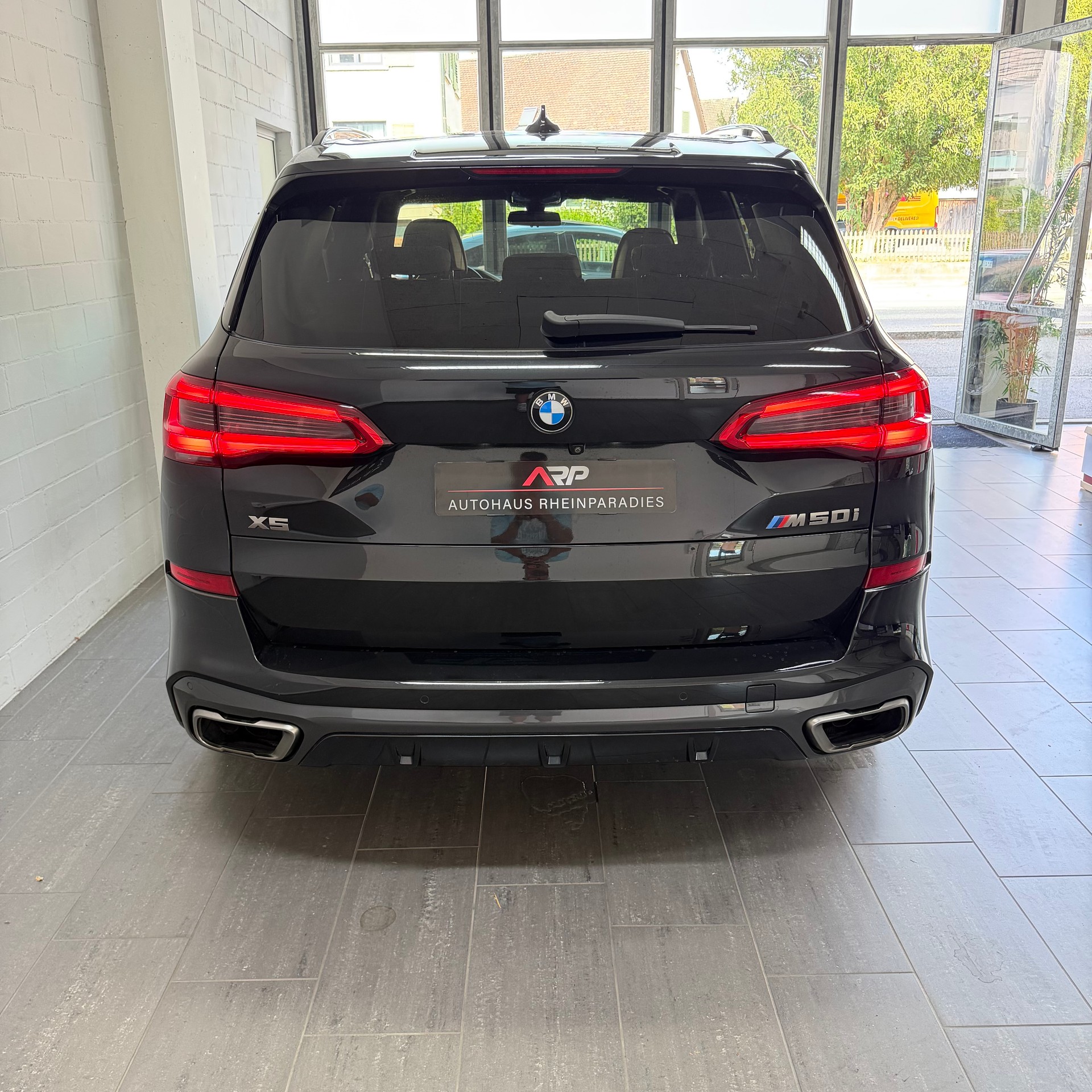 BMW X5 xDrive M50i Steptronic-image-4