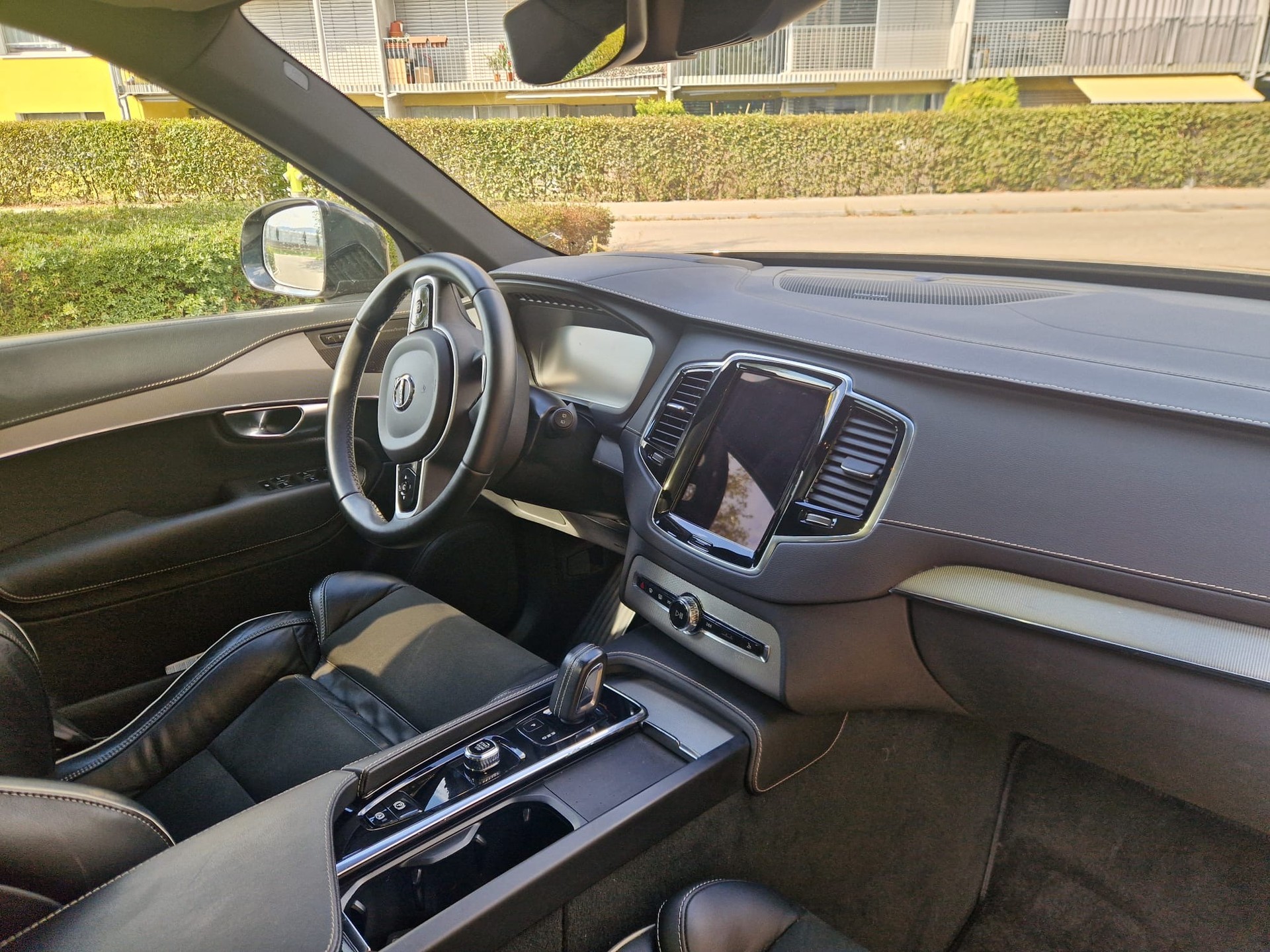 VOLVO 2.0 T8 TE R-Design 7P. eAWD-image-4