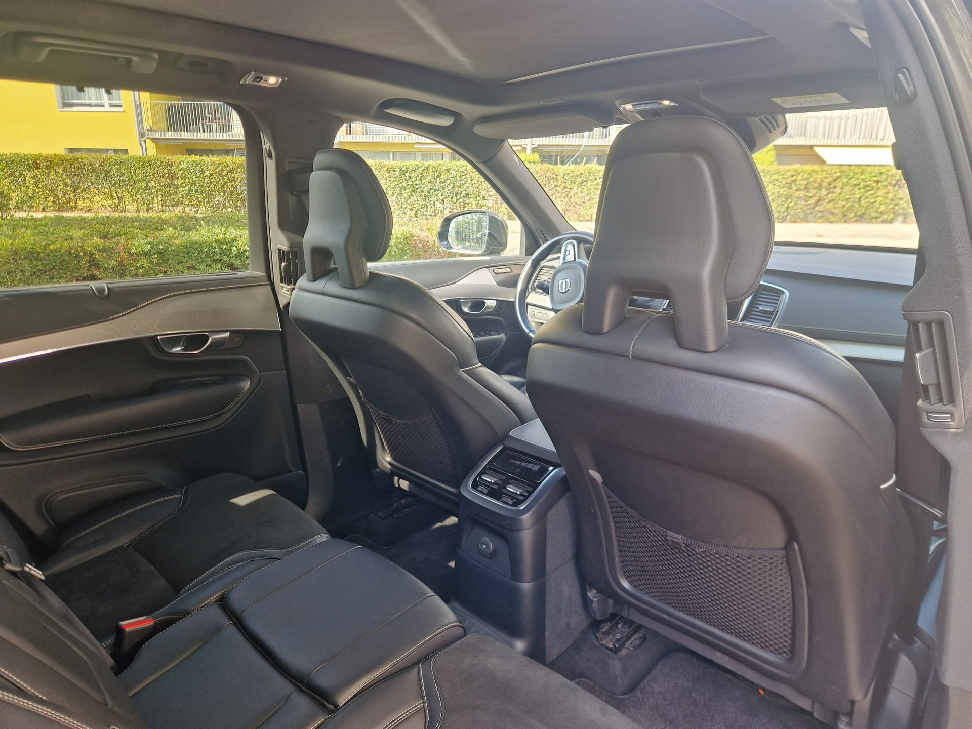 VOLVO 2.0 T8 TE R-Design 7P. eAWD-image-3