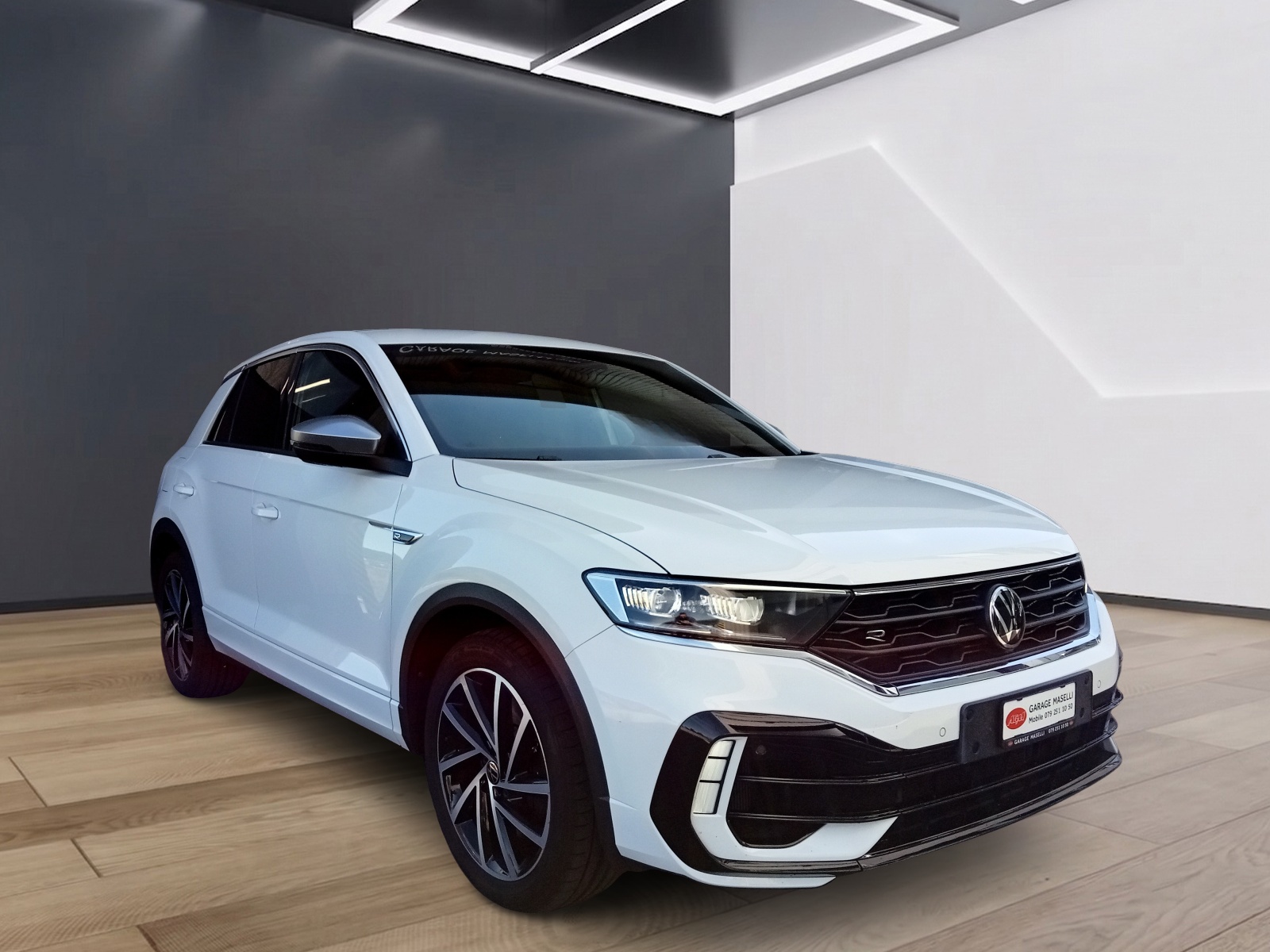 VW T-Roc 2.0 TSI R DSG 4Motion-image-2