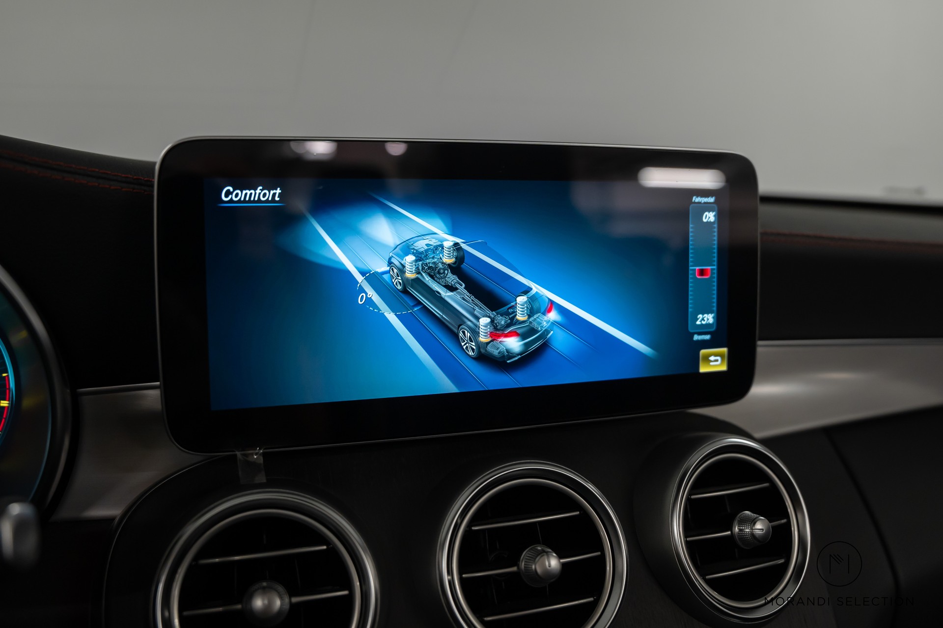 MERCEDES-BENZ C 43 AMG 4matic Cabriolet-image-27