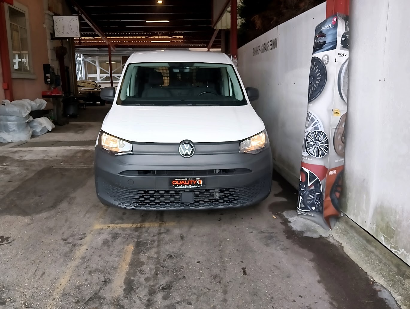 VW Caddy Cargo 1.5TSI Maxi DSG-image-1