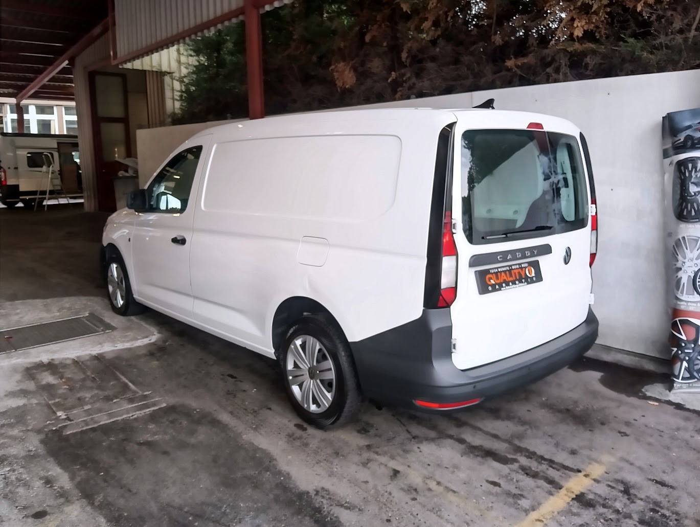 VW Caddy Cargo 1.5TSI Maxi DSG-image-4