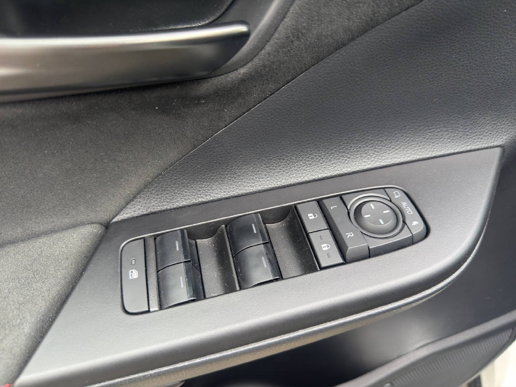 TOYOTA C-HR 2.0 HEV GR Sport 4x4-image-4