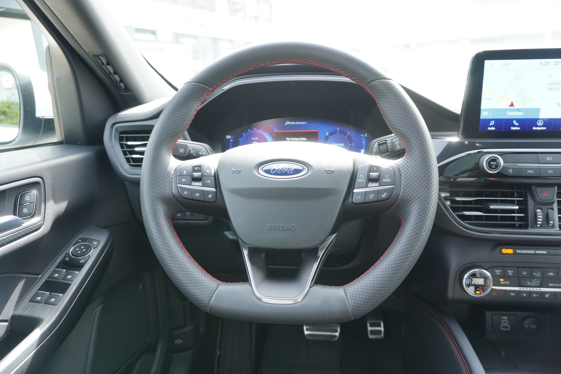FORD Kuga 2.0 TDCi EcoBlue ST-Line X 4WD-image-16