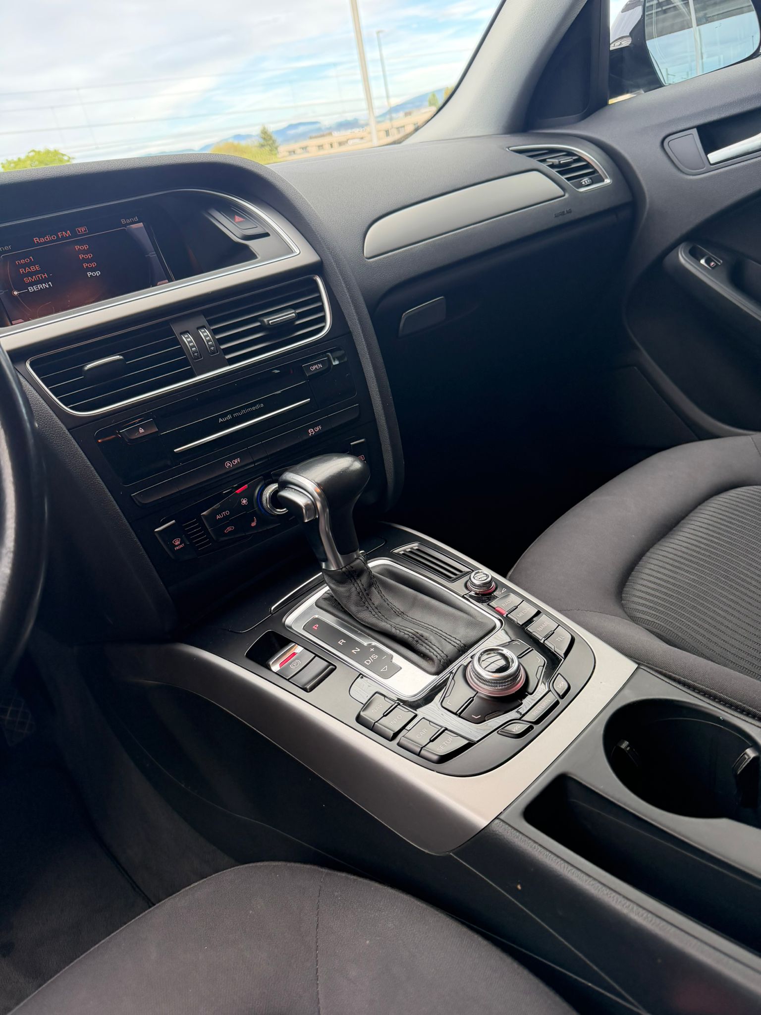 AUDI A4 Avant 2.0 TDI multitronic-image-8
