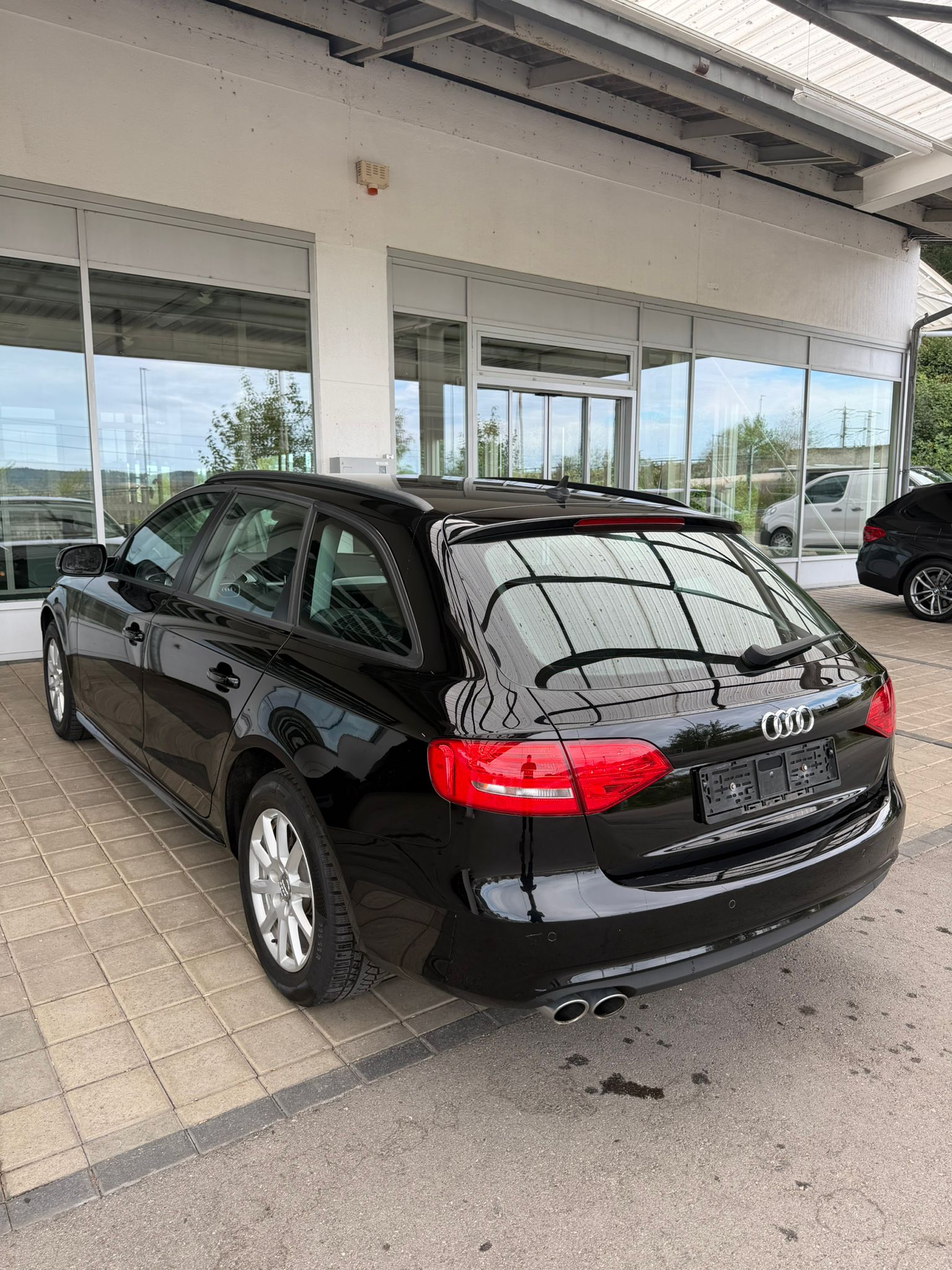 AUDI A4 Avant 2.0 TDI multitronic-image-5