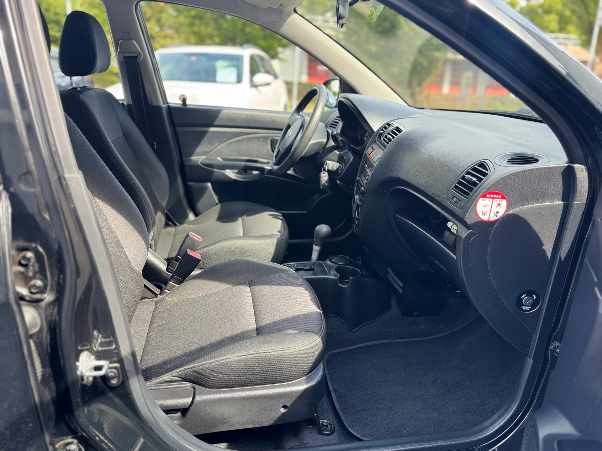 KIA Picanto 1.1 Trend Automatic-image-8
